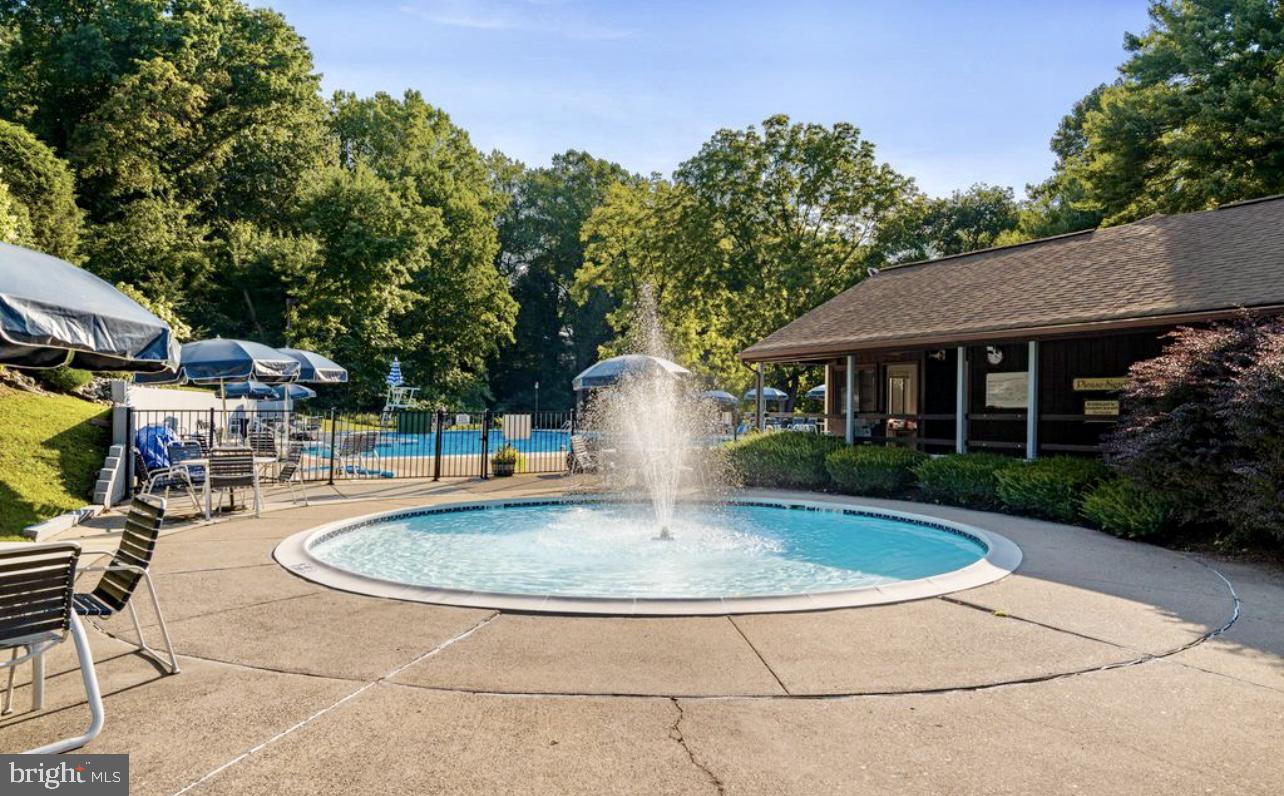 WOODLYN CROSSING - Residential