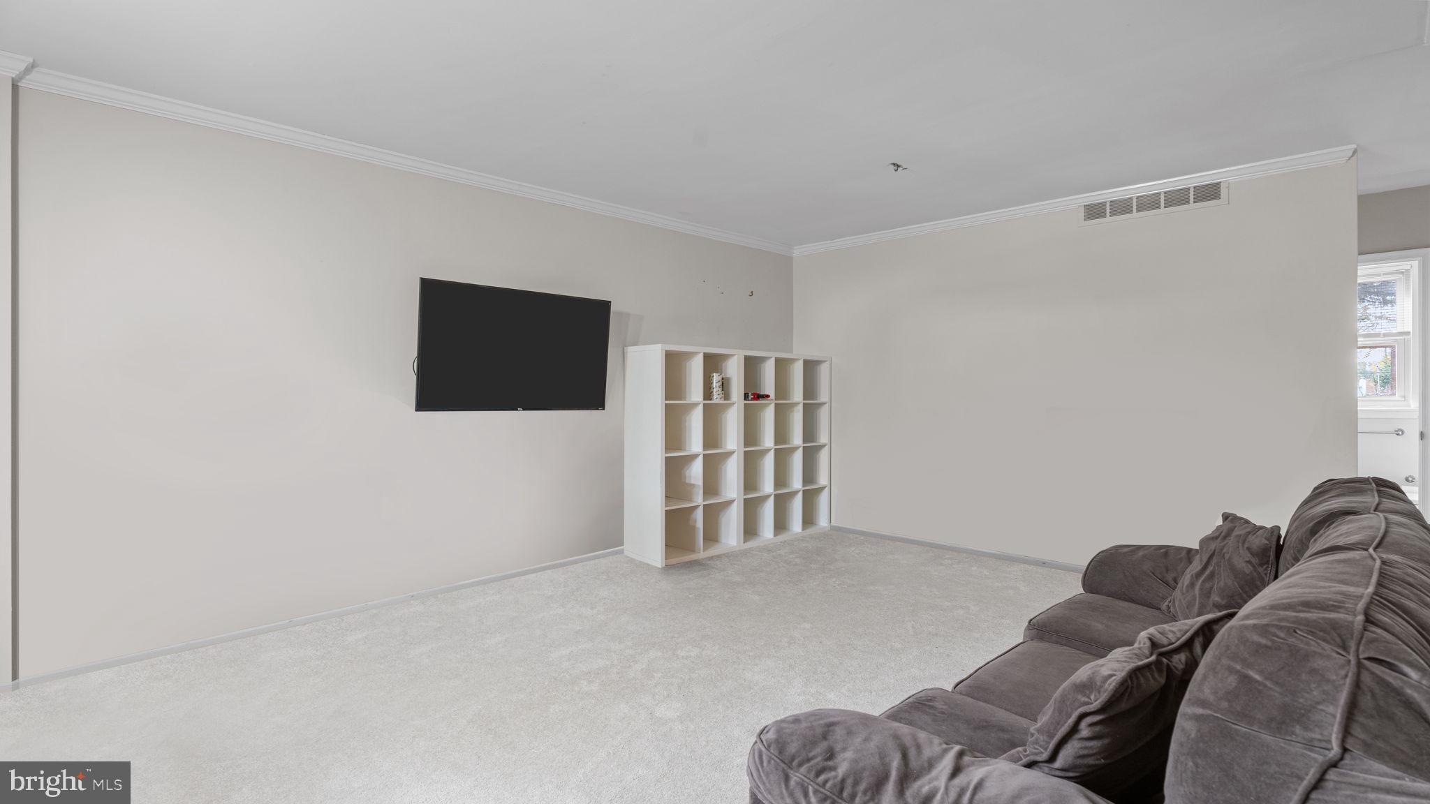 WOODLYN CROSSING - Residential