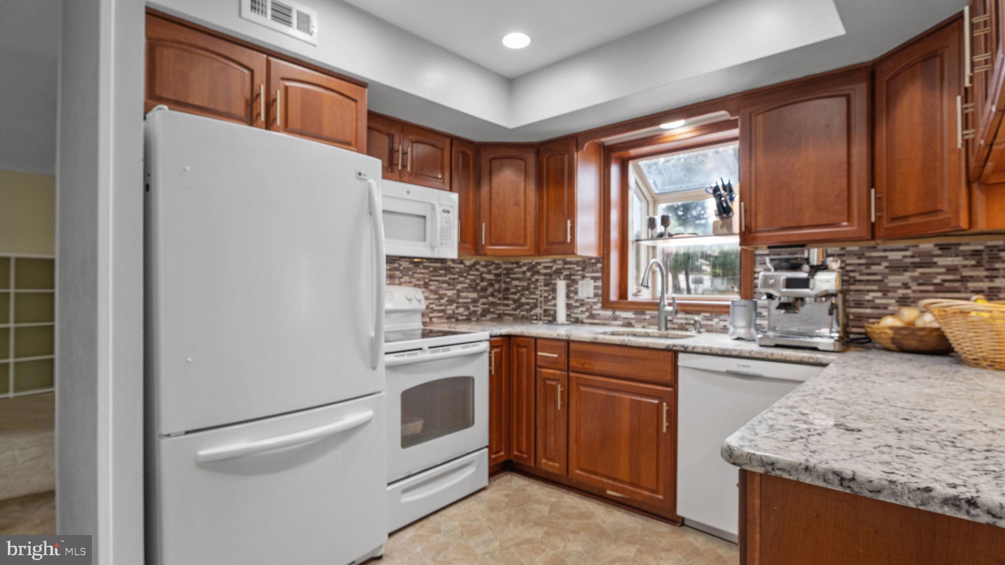 WOODLYN CROSSING - Residential