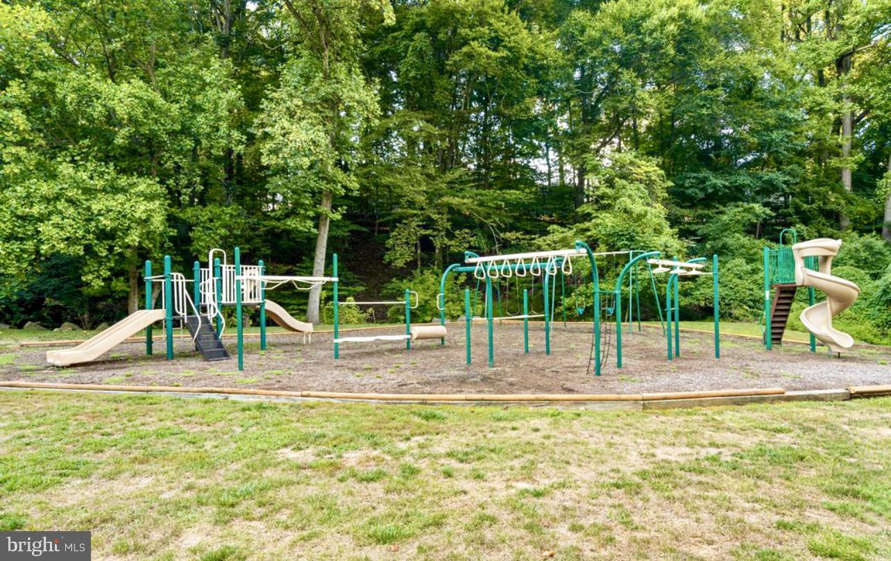 WOODLYN CROSSING - Residential