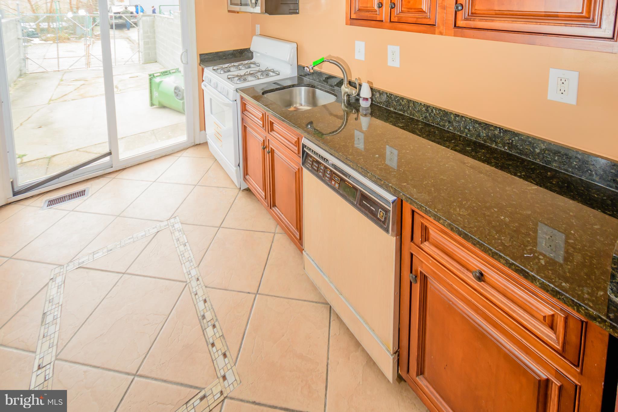 HIGHLANDTOWN - Residential