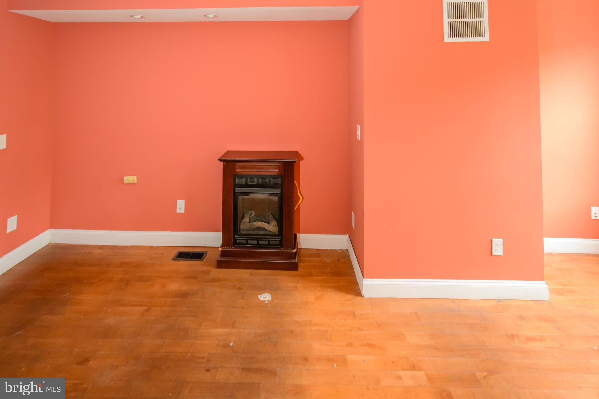 HIGHLANDTOWN - Residential