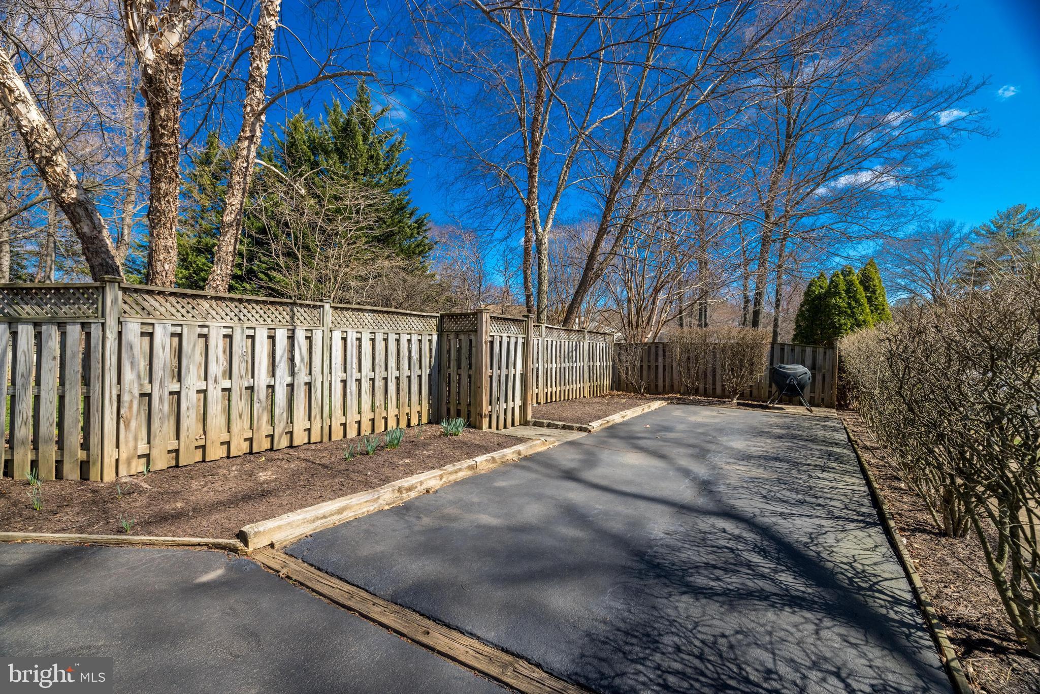 GLENBROOKE WOODS - Residential