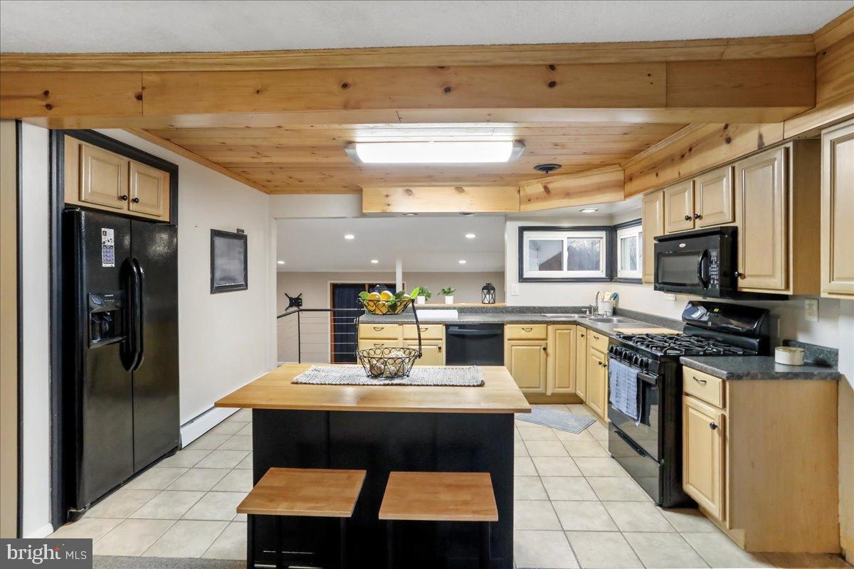 AMCELLE ACRES - Residential