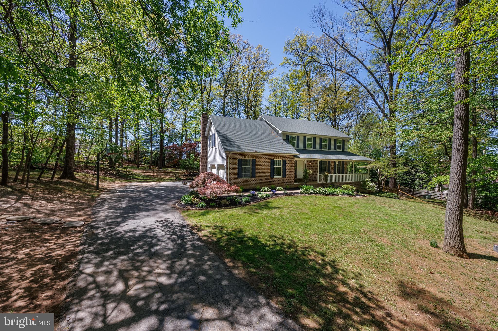 2201 SIOUX DRIVE