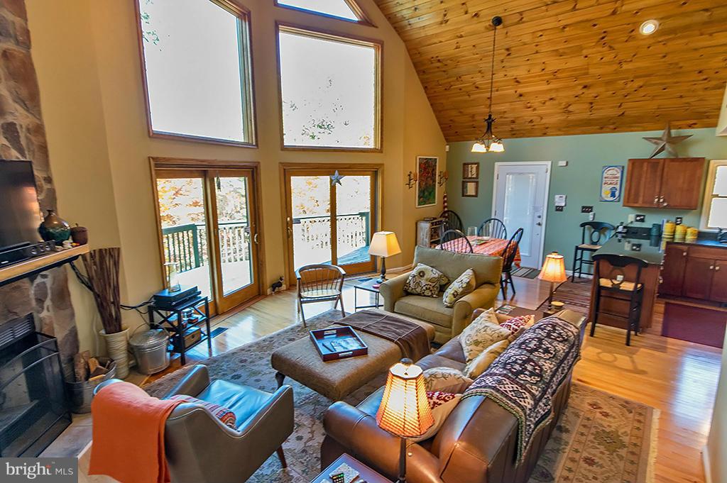 BEAVER DAM WOODS - Residential