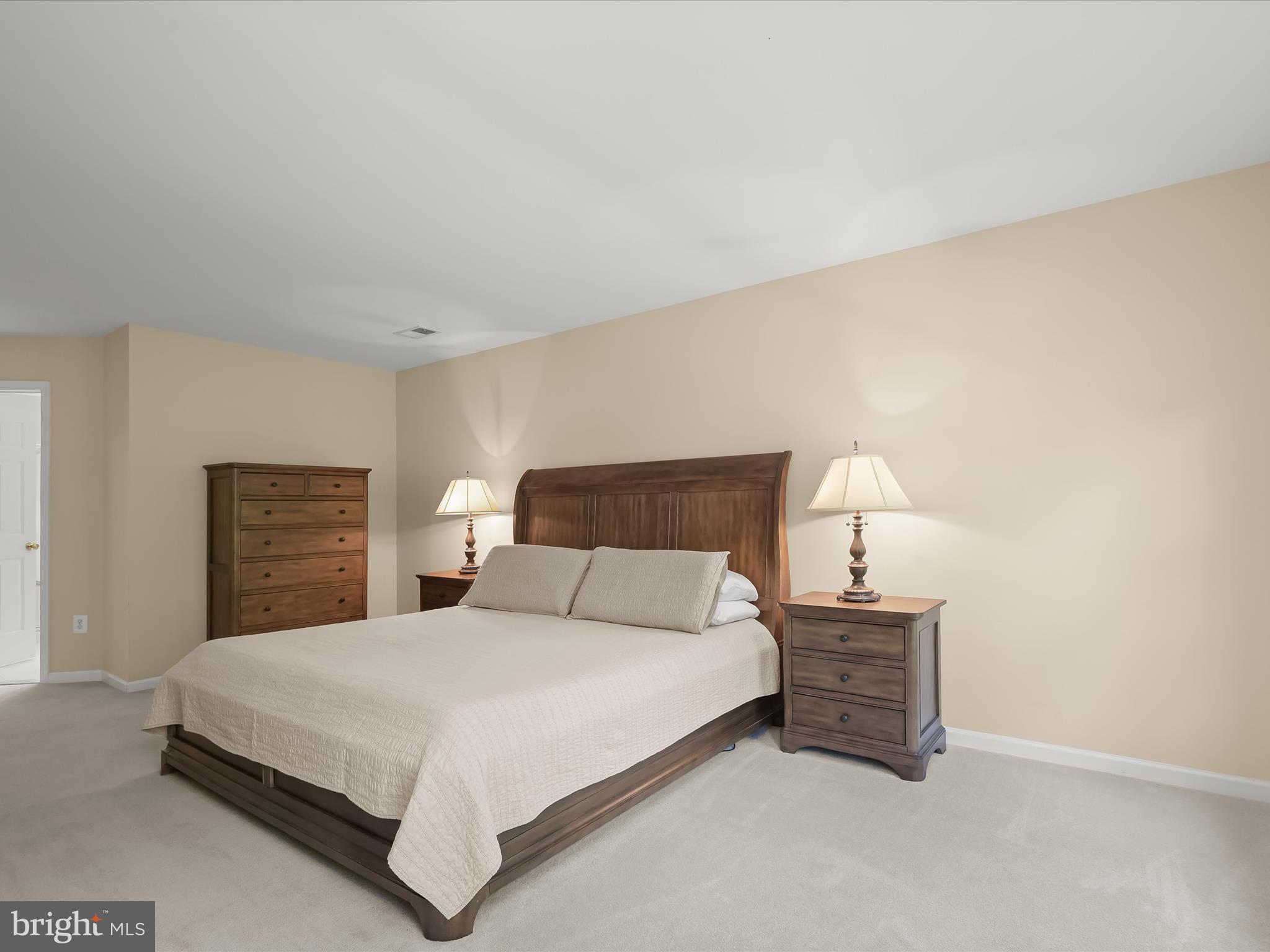 OATLAND FARM - Residential