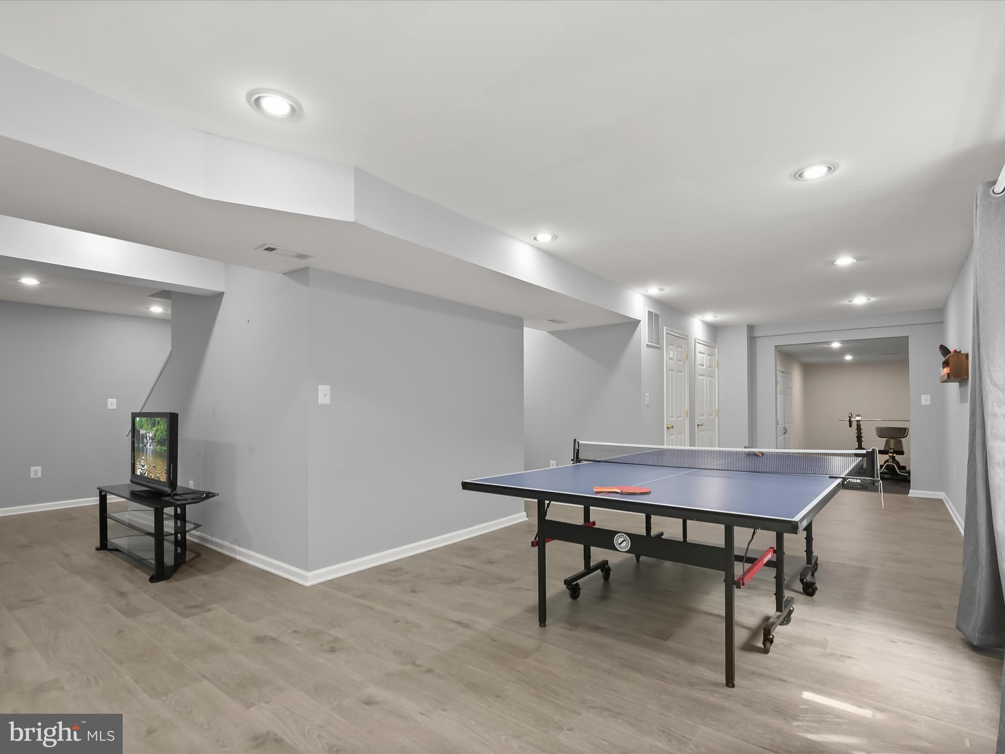 OATLAND FARM - Residential