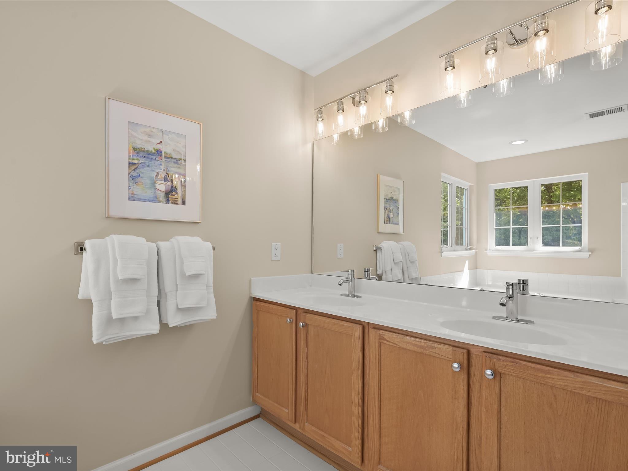 OATLAND FARM - Residential