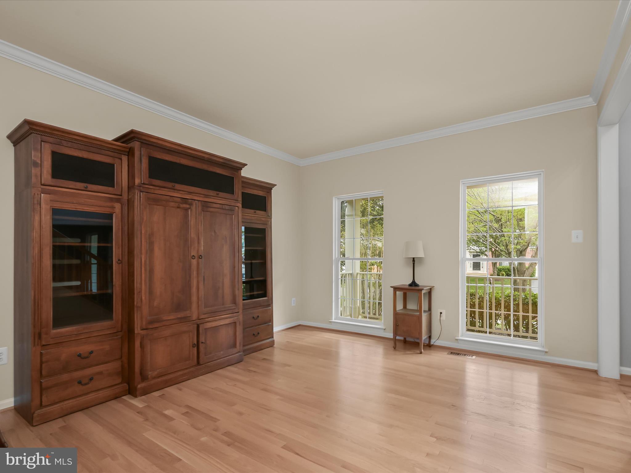 OATLAND FARM - Residential