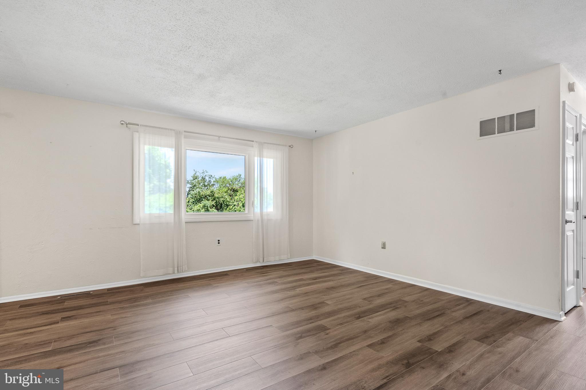 VALLEYWOOD - Residential