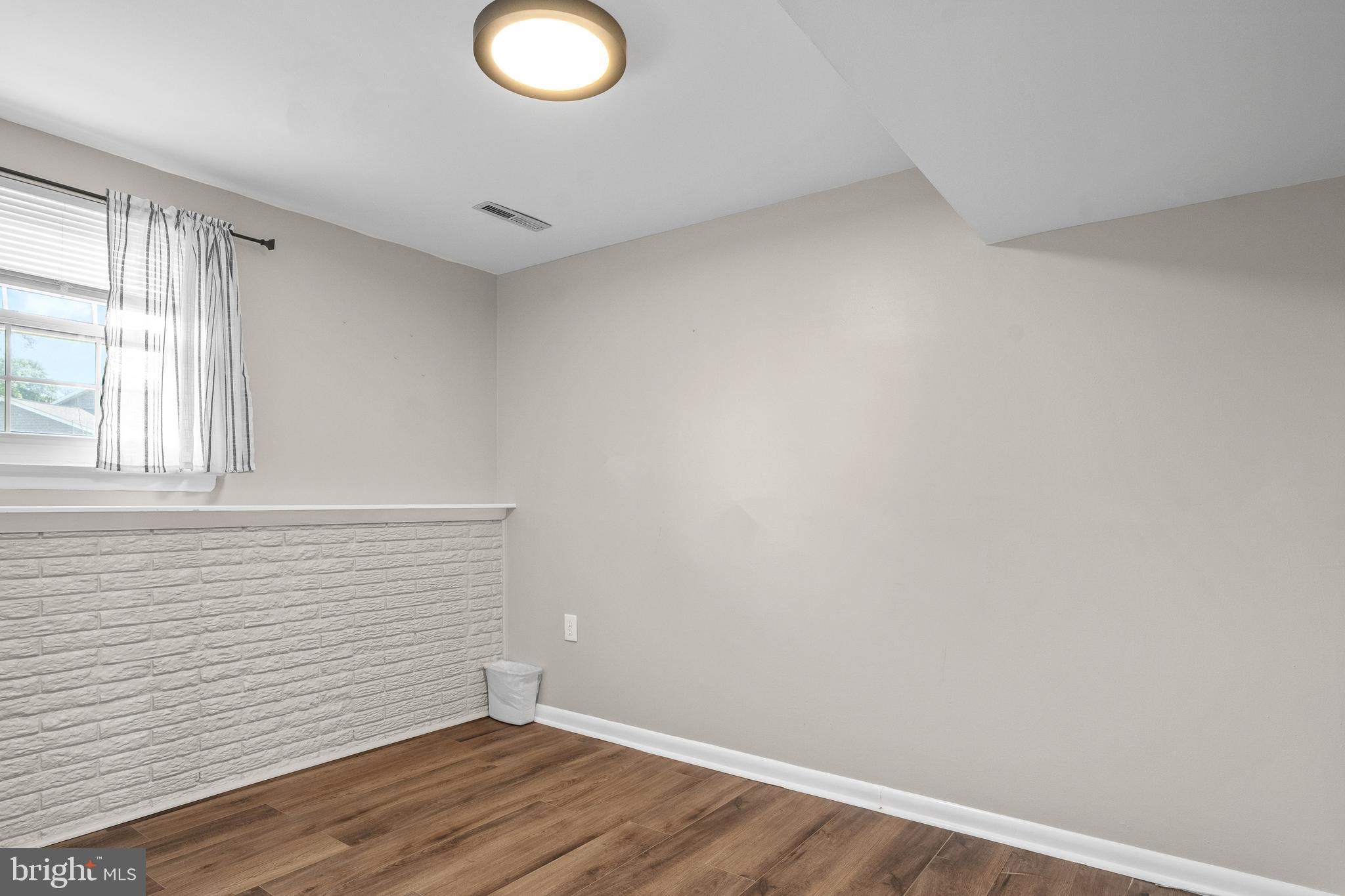 VALLEYWOOD - Residential