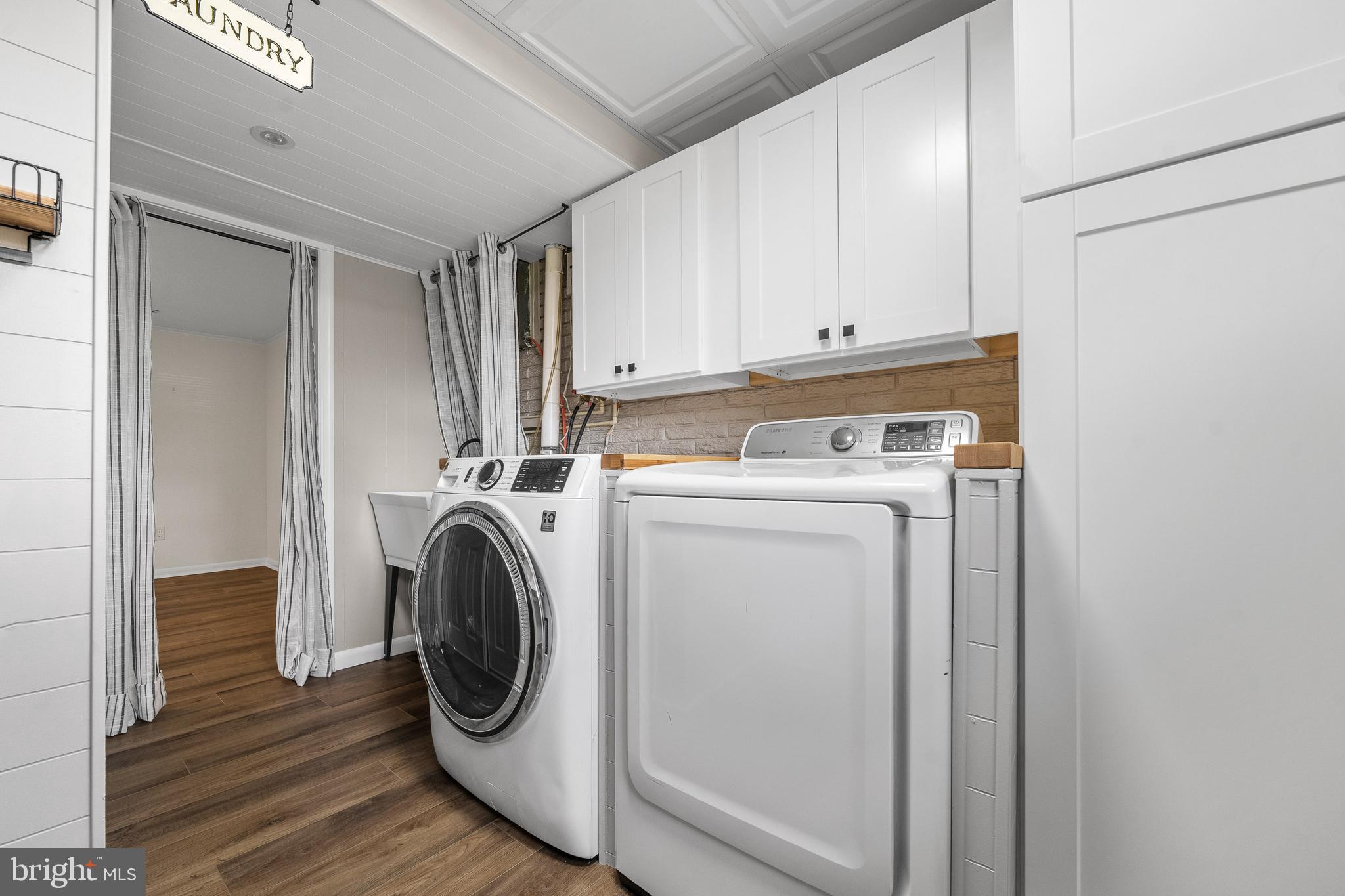 VALLEYWOOD - Residential