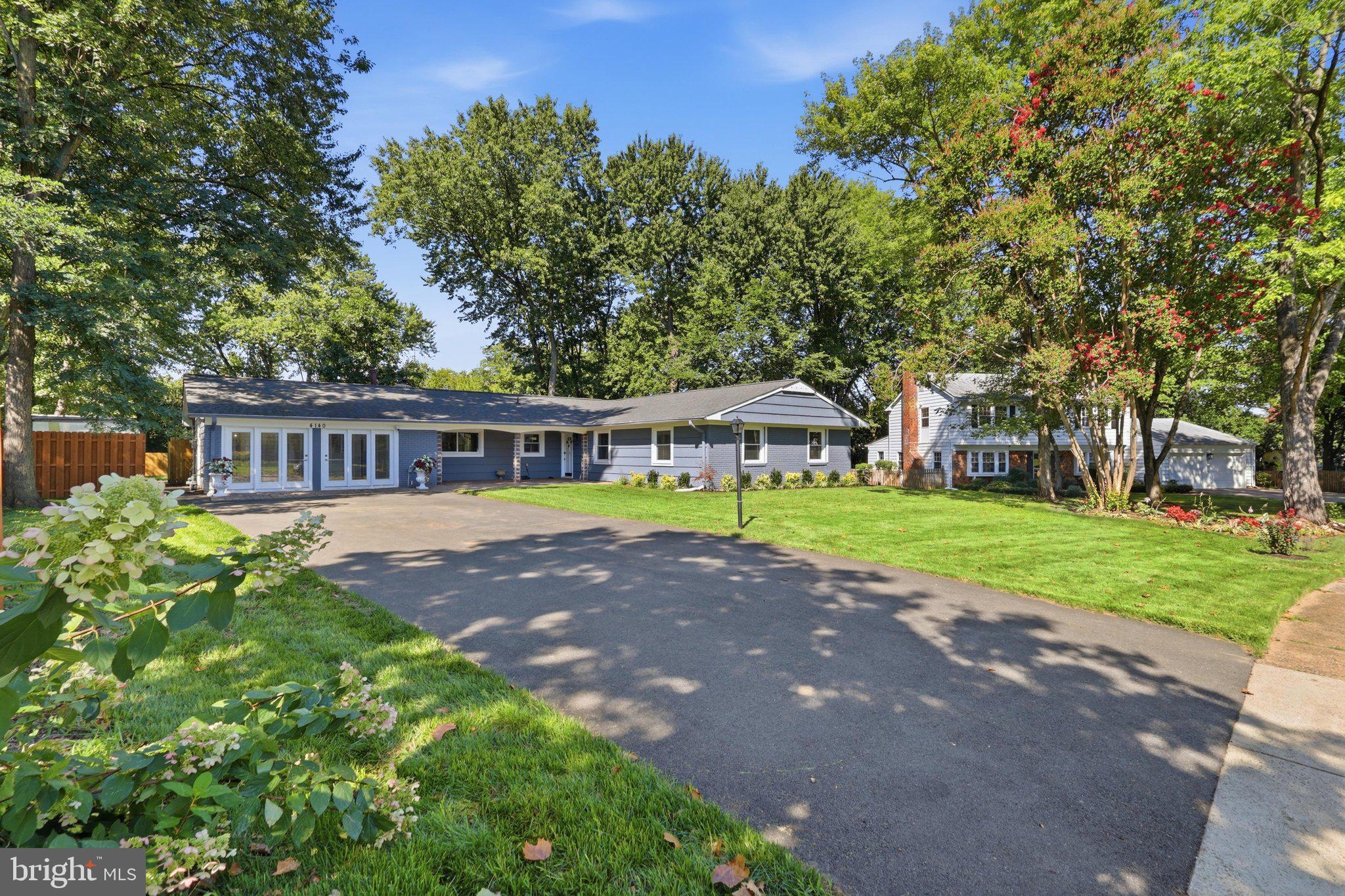 4140 POINT HOLLOW LN
