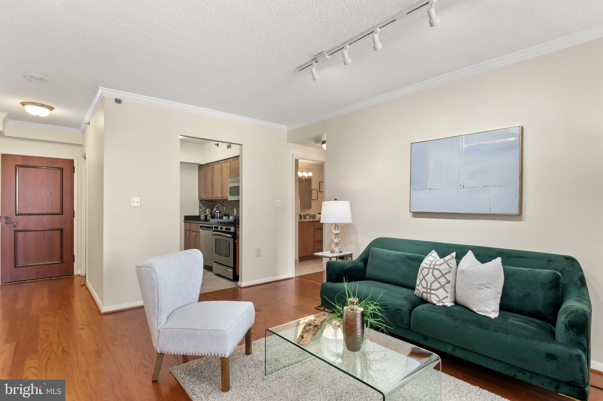 FAIRMONT PLAZA - Residential