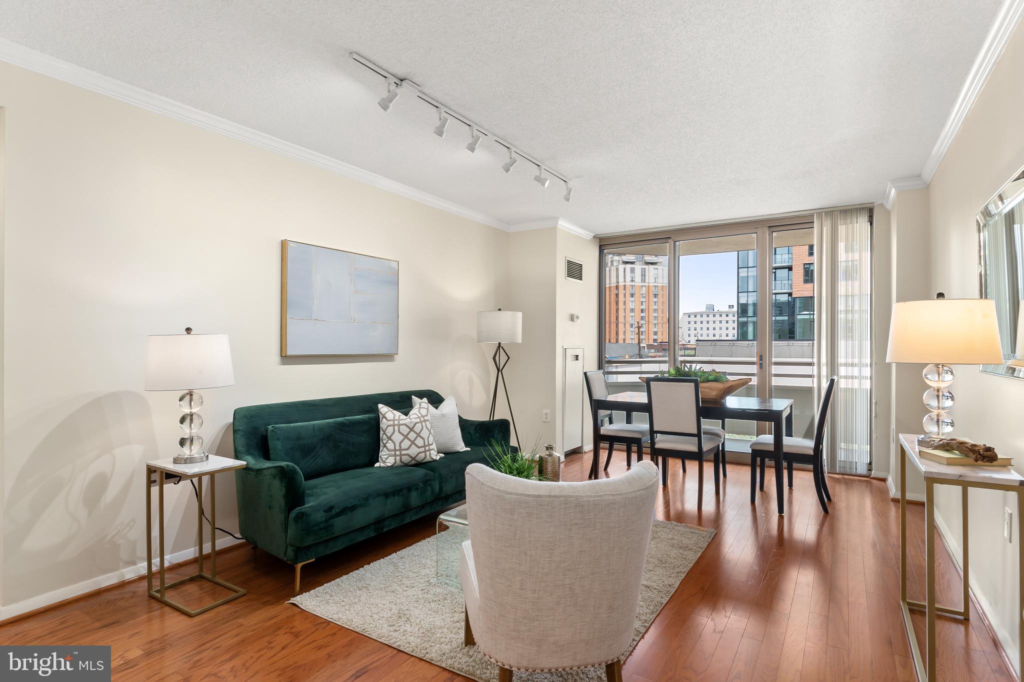 FAIRMONT PLAZA - Residential