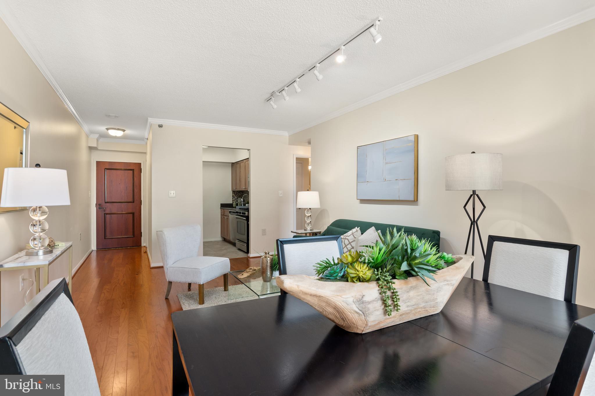 FAIRMONT PLAZA - Residential