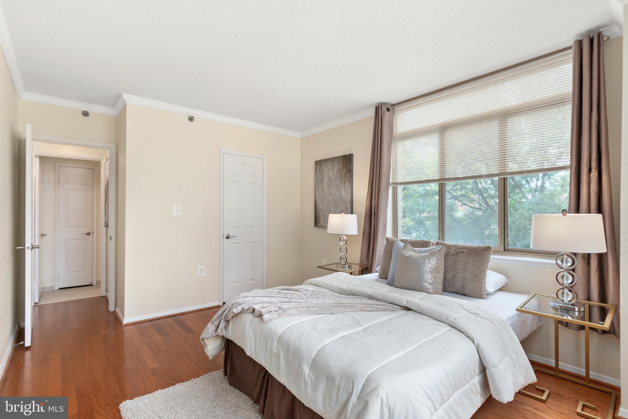 FAIRMONT PLAZA - Residential