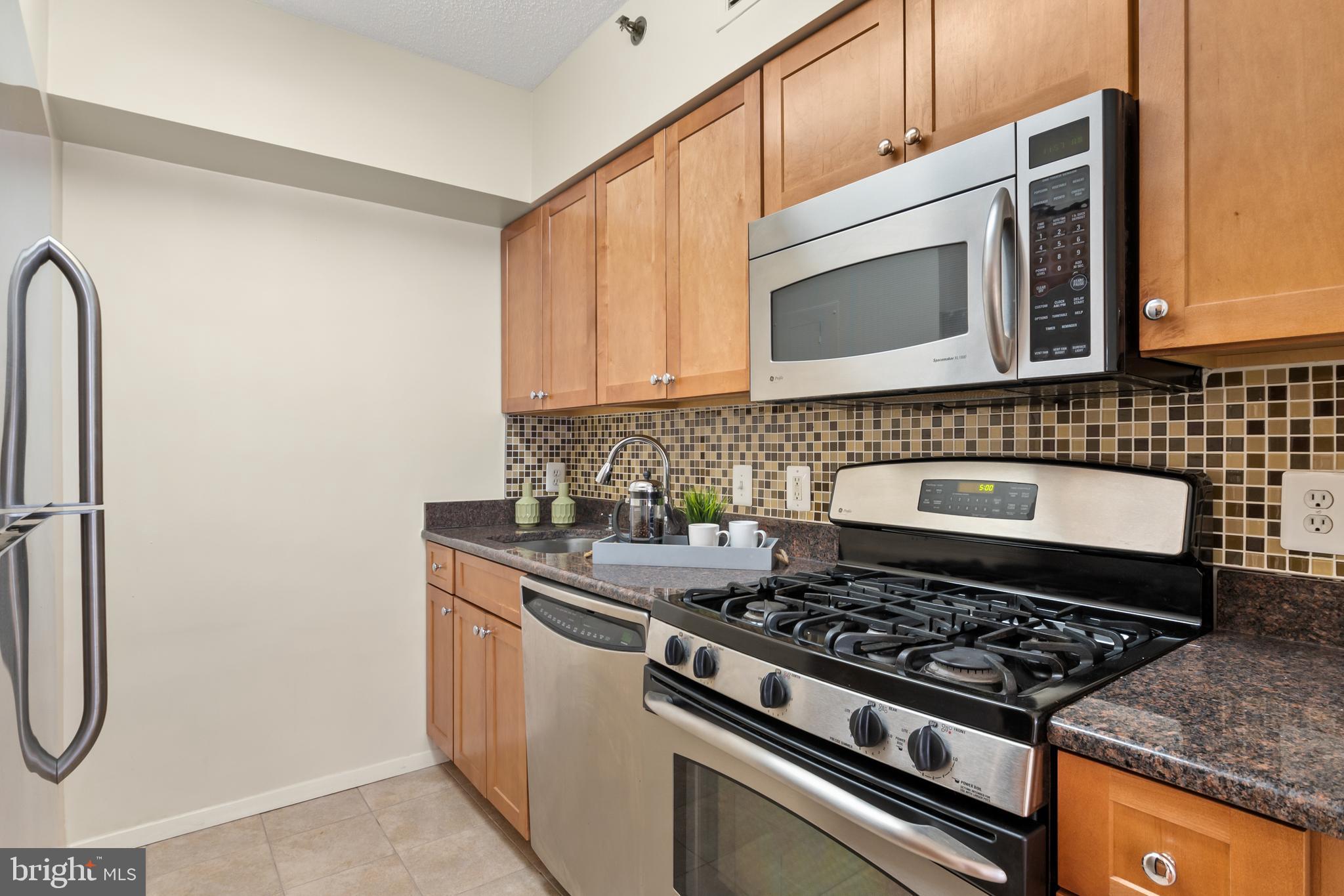 FAIRMONT PLAZA - Residential