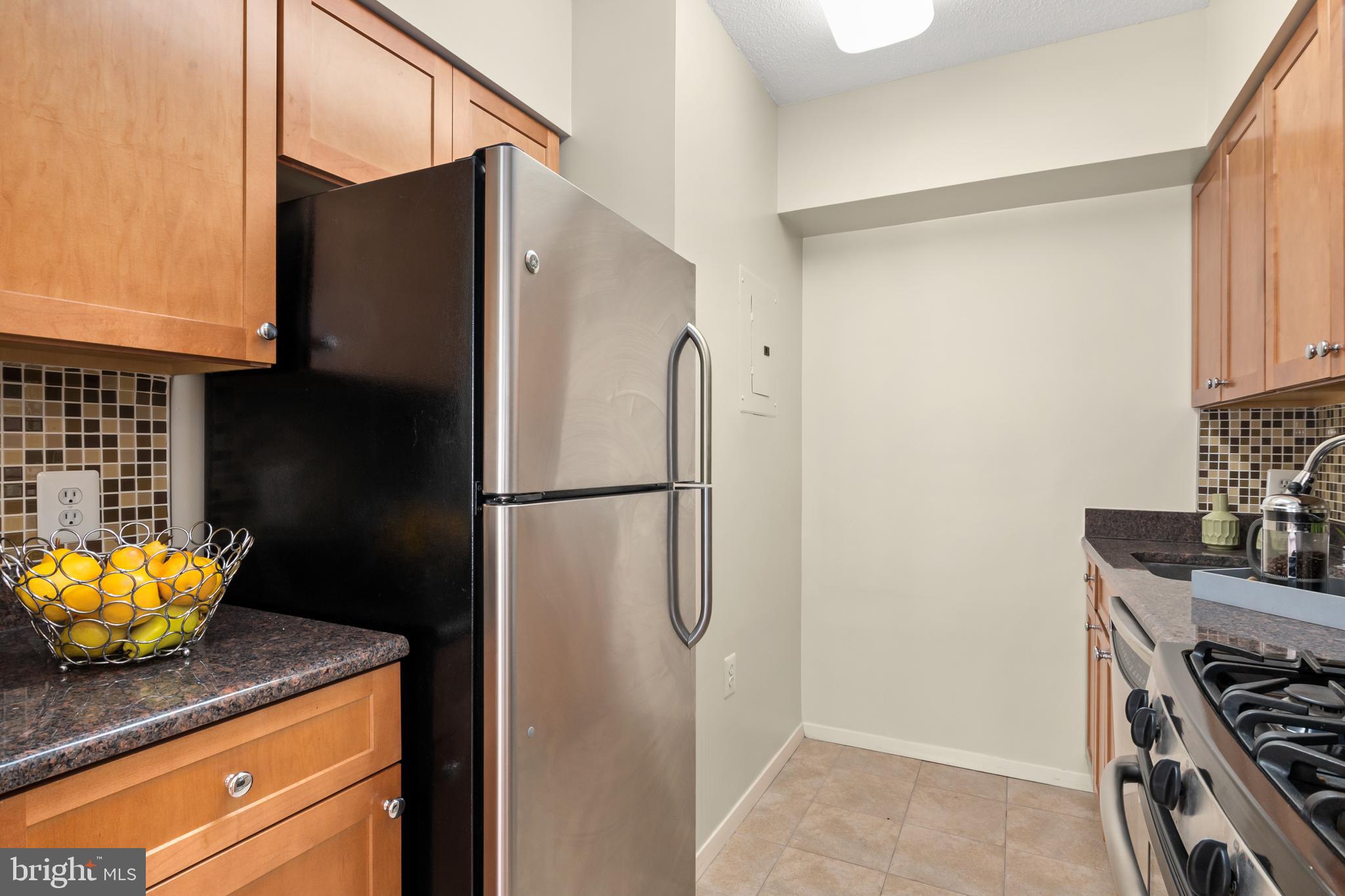 FAIRMONT PLAZA - Residential
