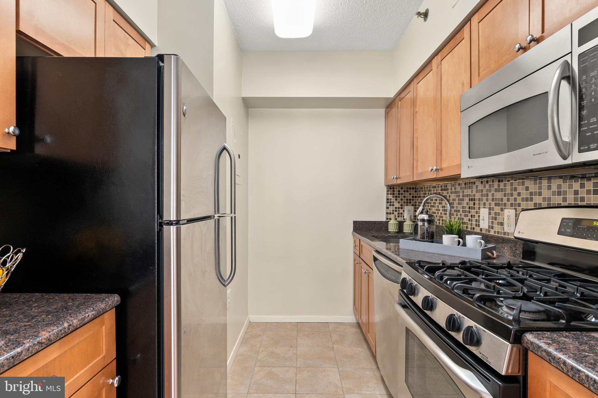 FAIRMONT PLAZA - Residential