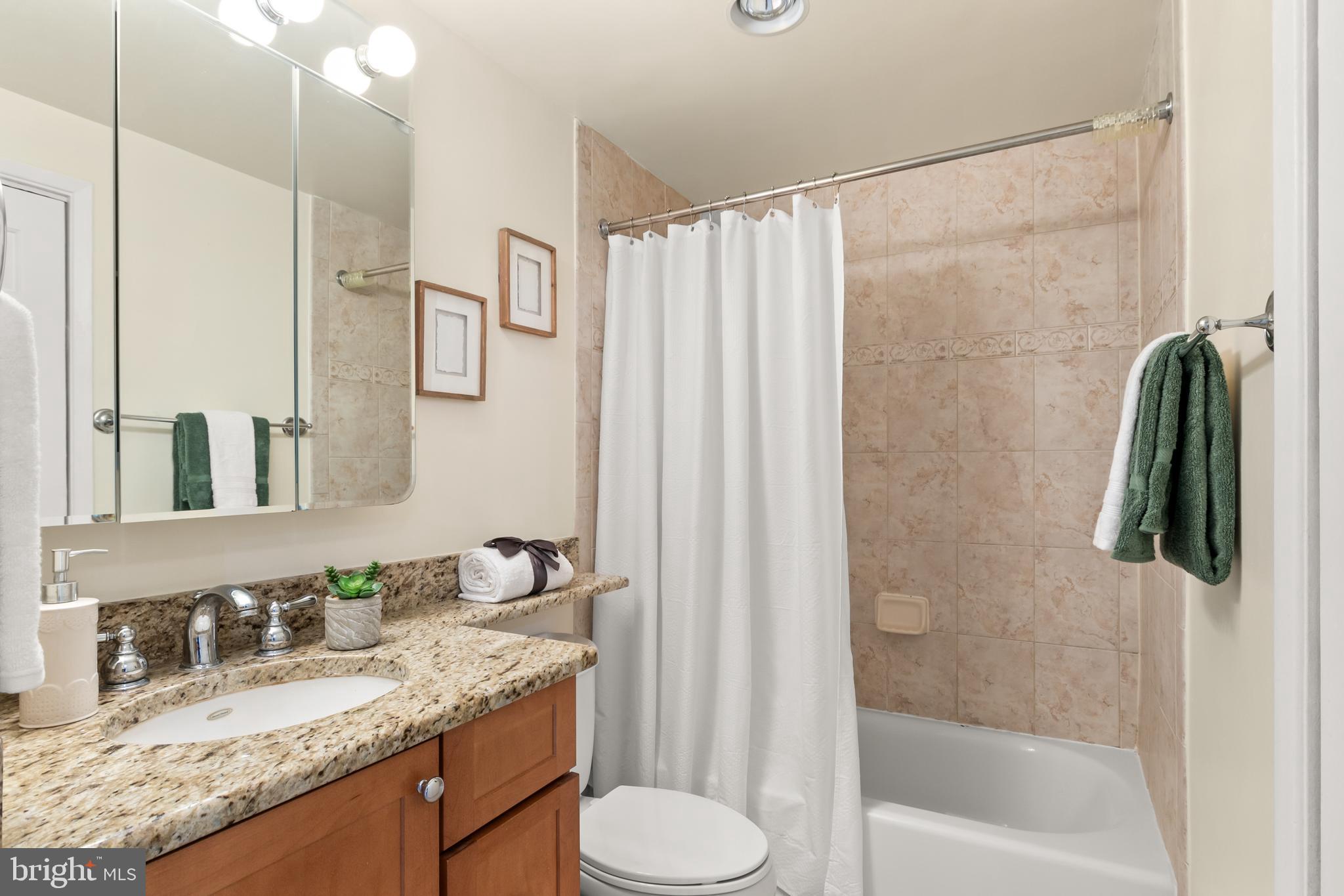 FAIRMONT PLAZA - Residential
