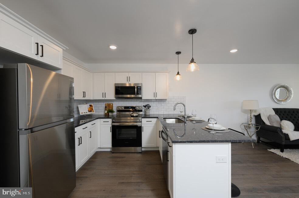 404 FOUNTAIN STREET 105