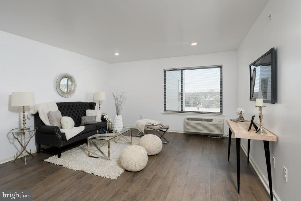 404 FOUNTAIN STREET 105