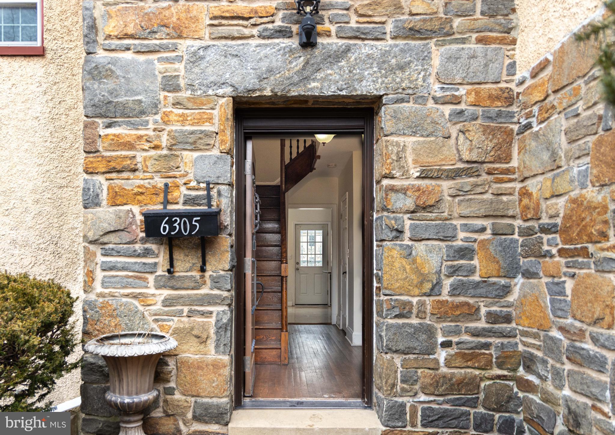 6305 E FORDHAM DRIVE