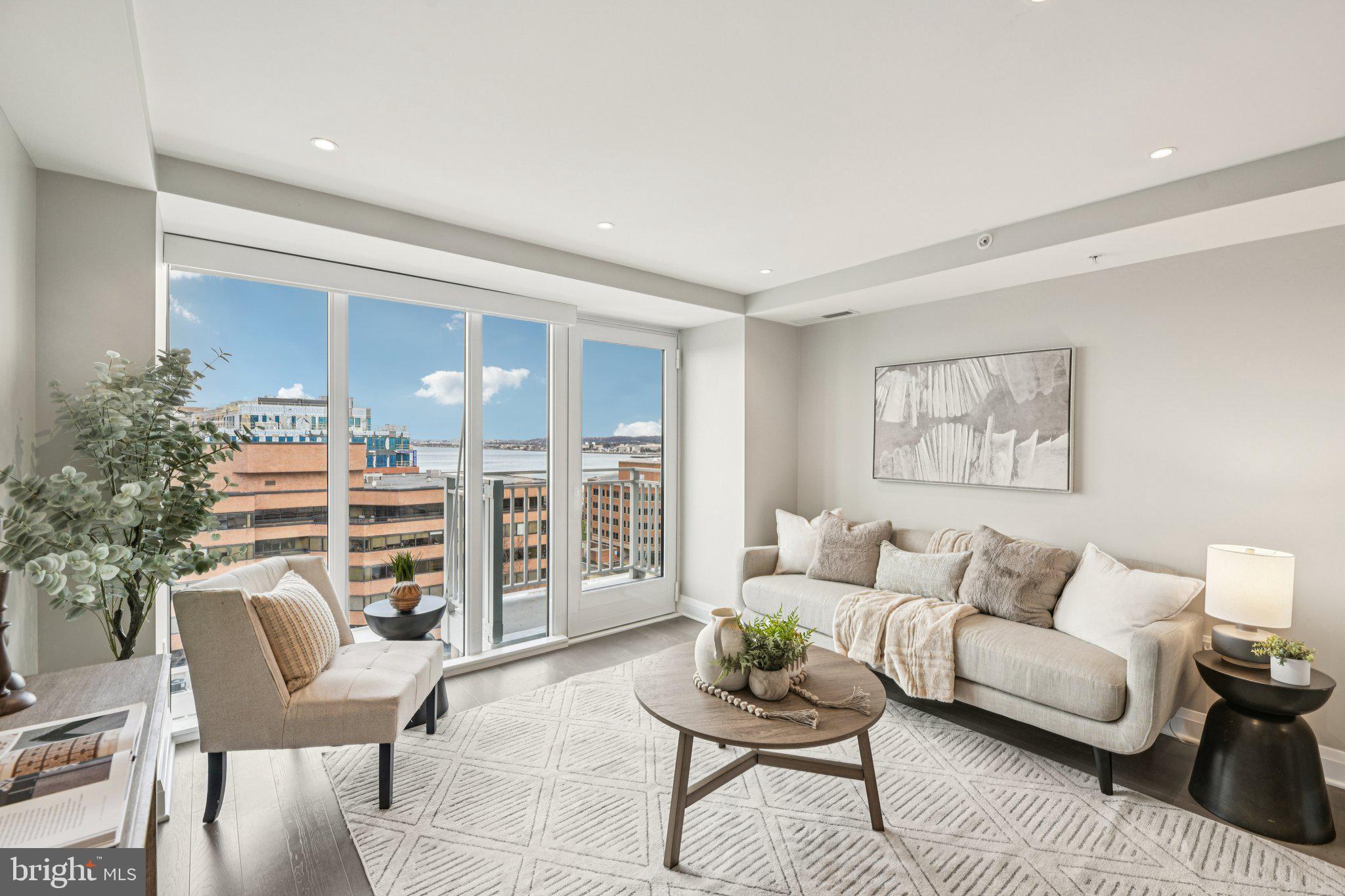 925 N FAIRFAX STREET 908