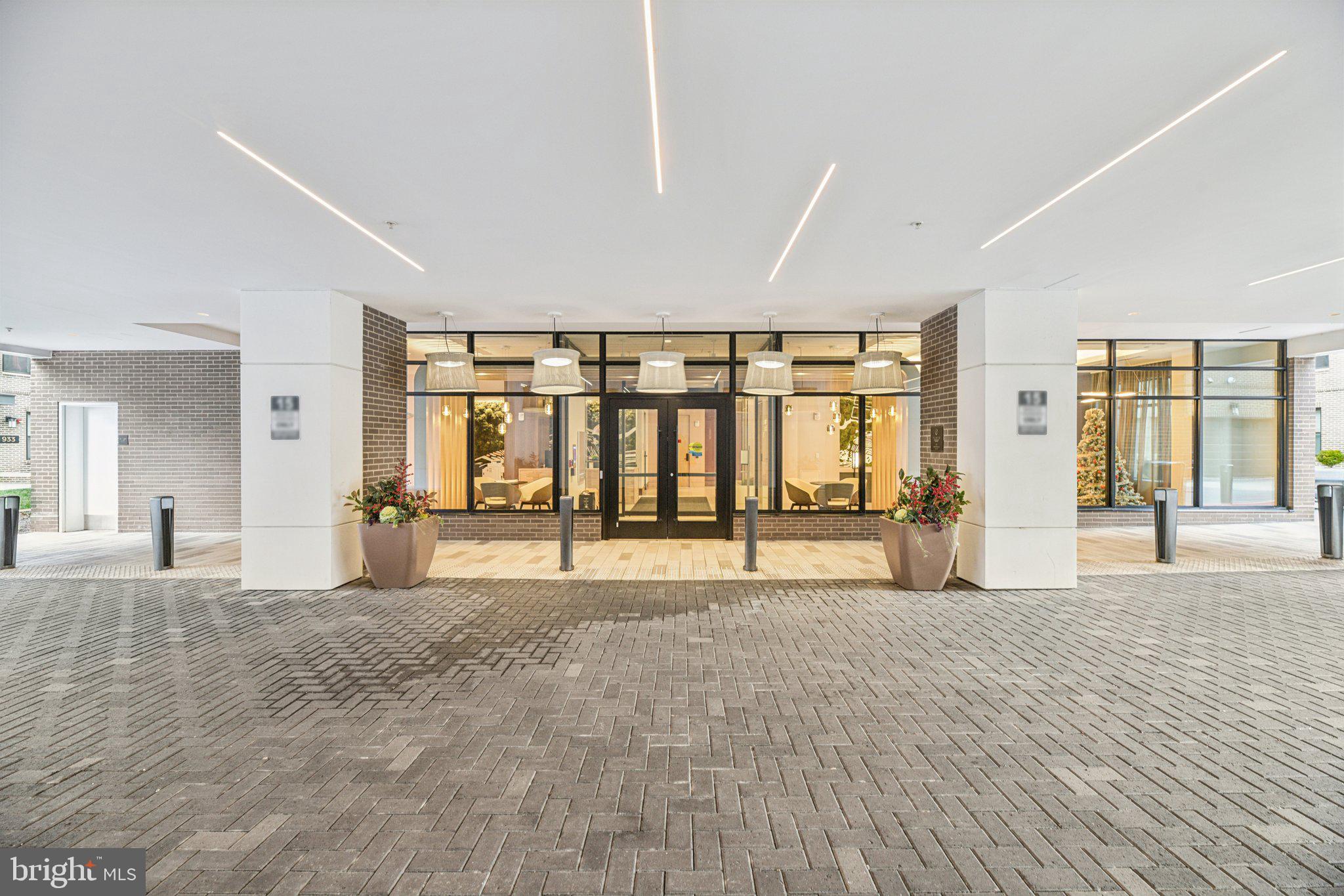 925 N FAIRFAX STREET 908