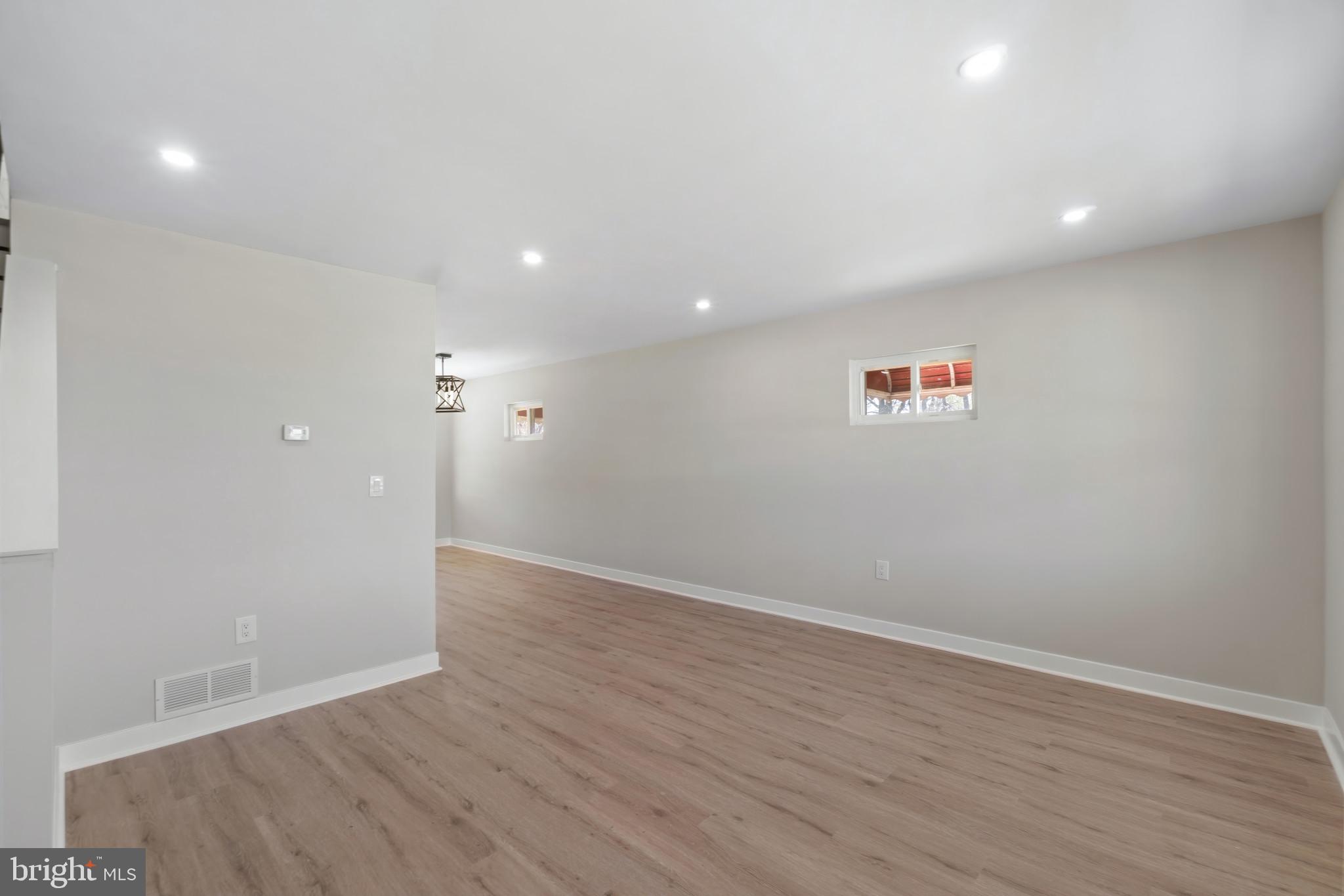 RIVERWOOD PARK - Residential