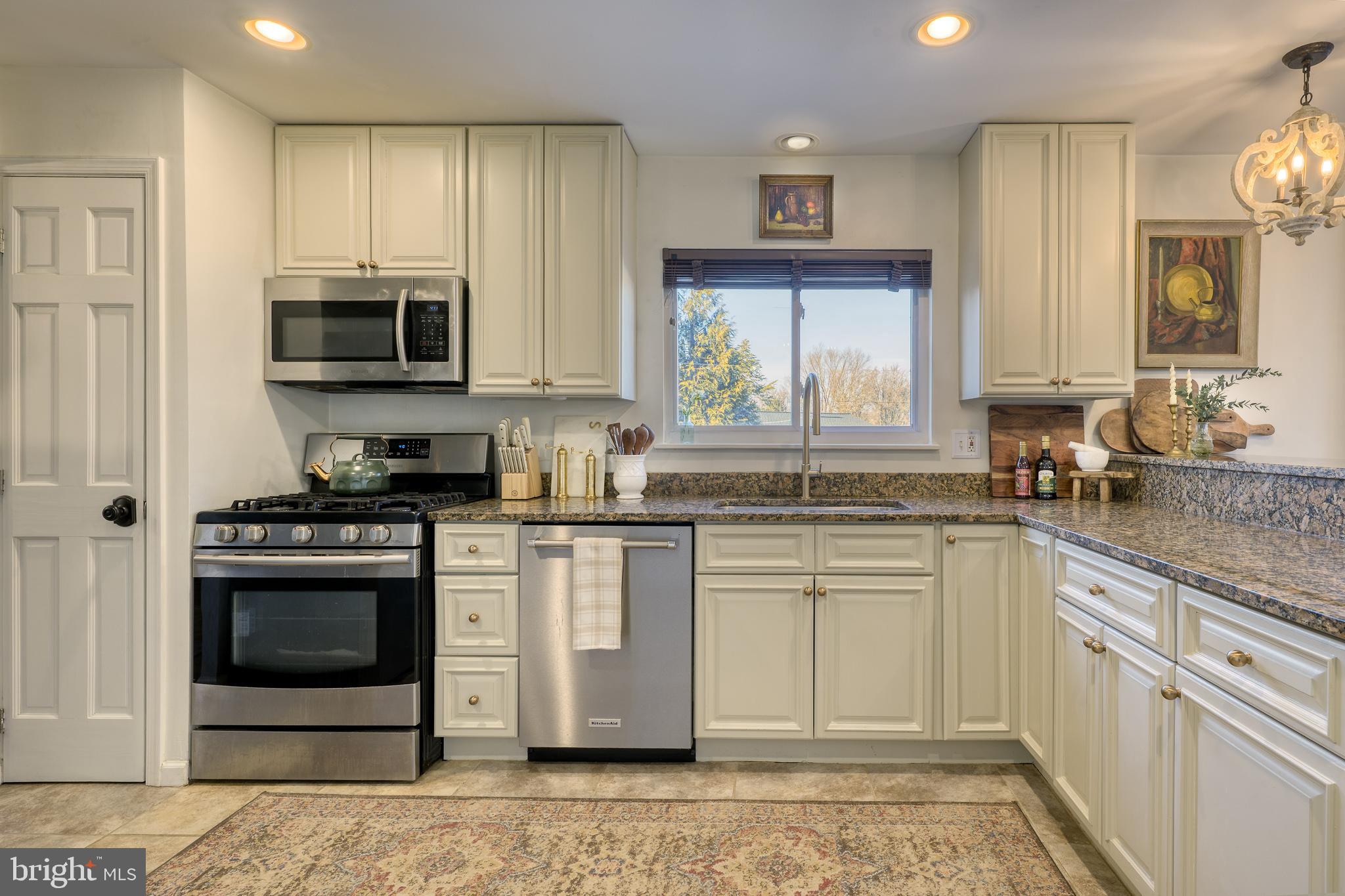 HATHAWAY - Residential