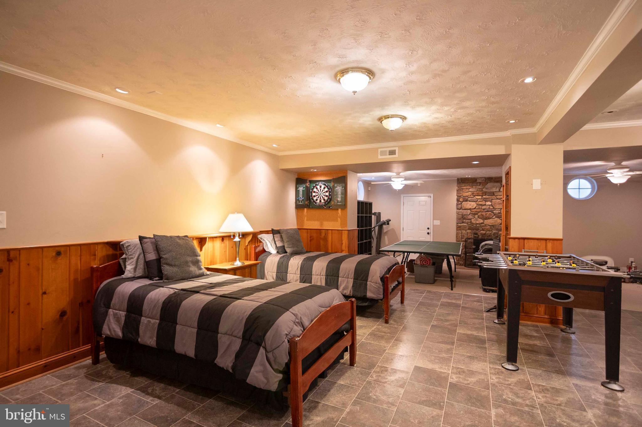 EDGEWOOD PARK - Residential