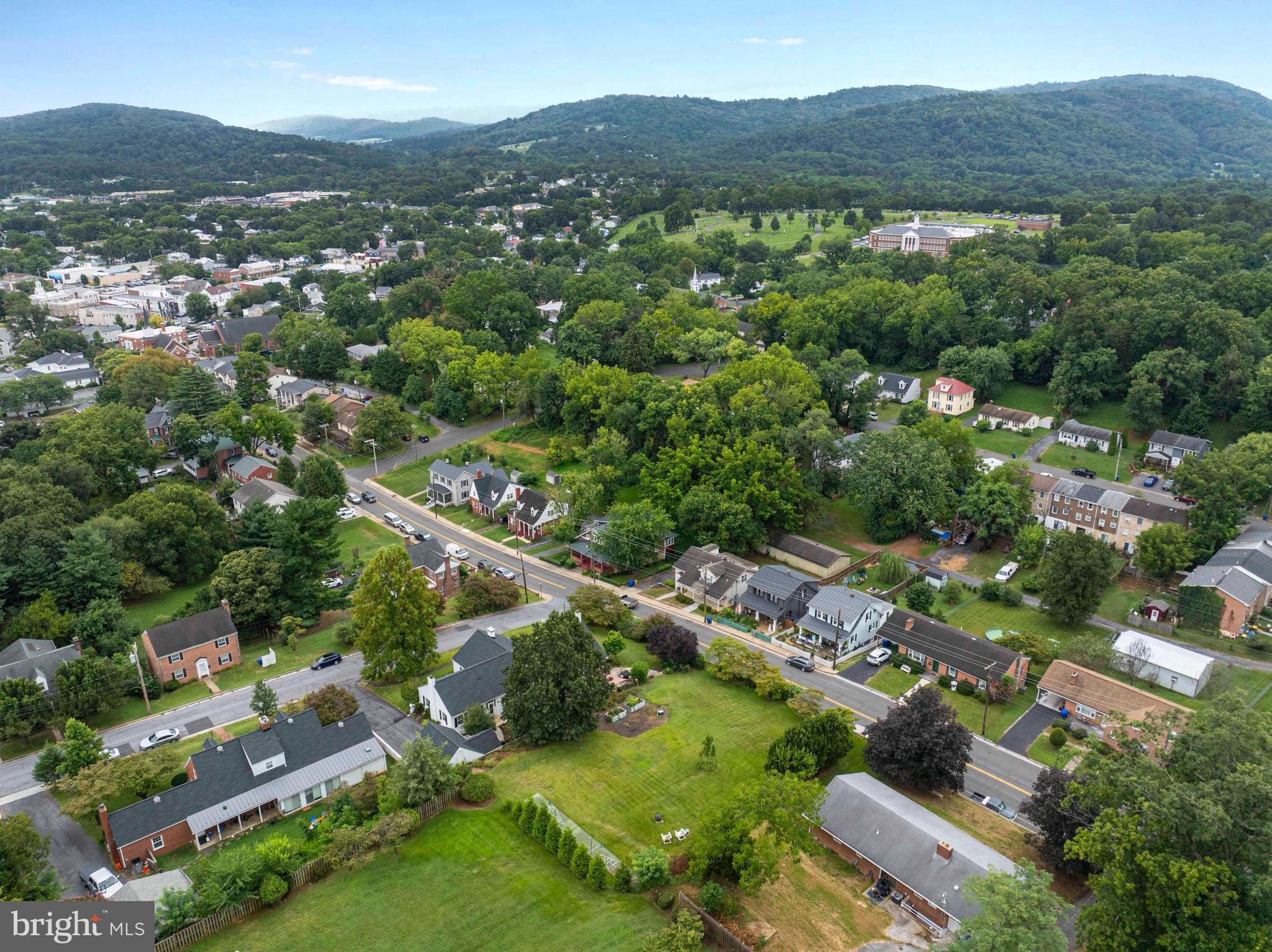 EDGEWOOD PARK - Residential
