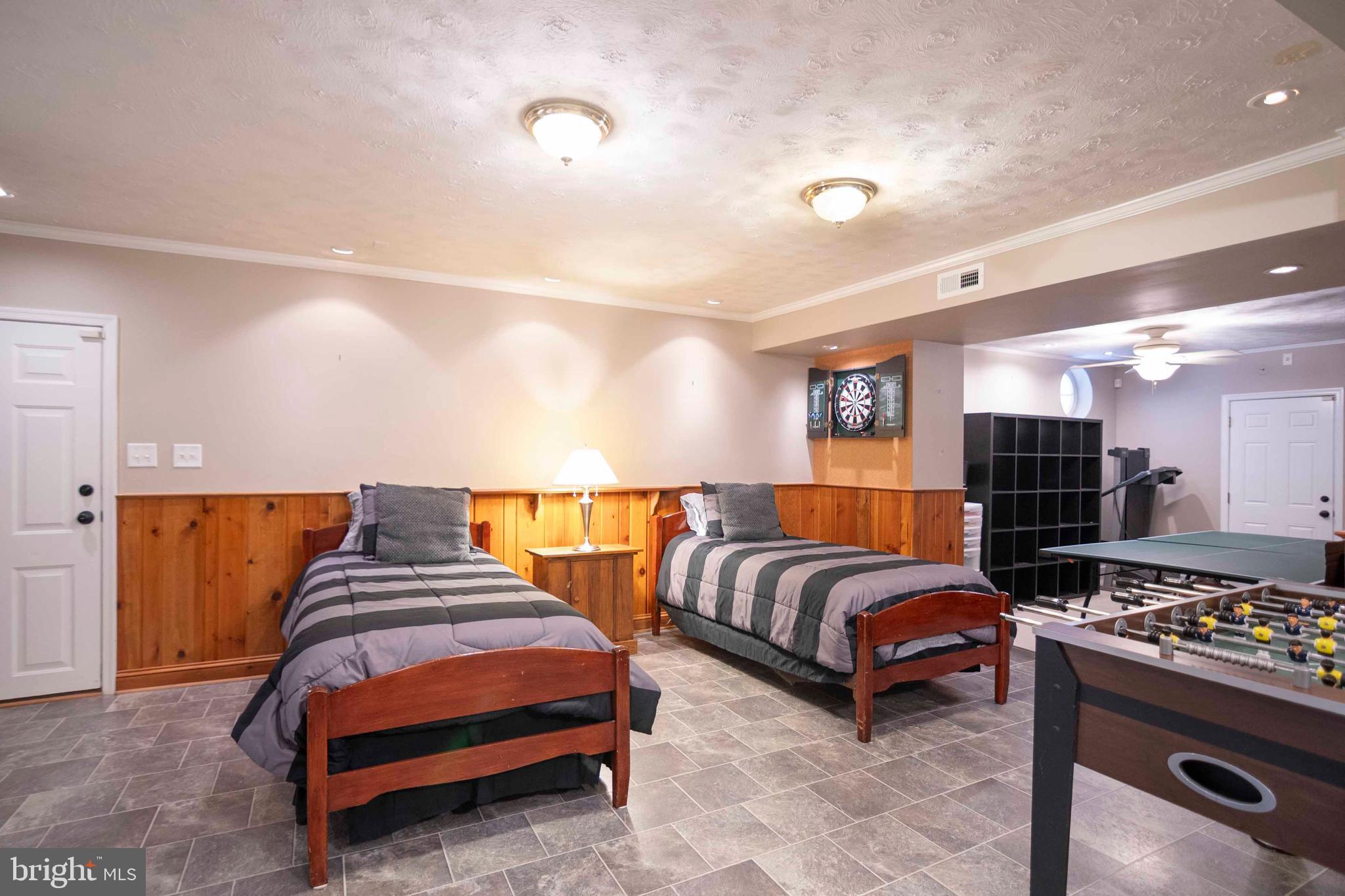 EDGEWOOD PARK - Residential