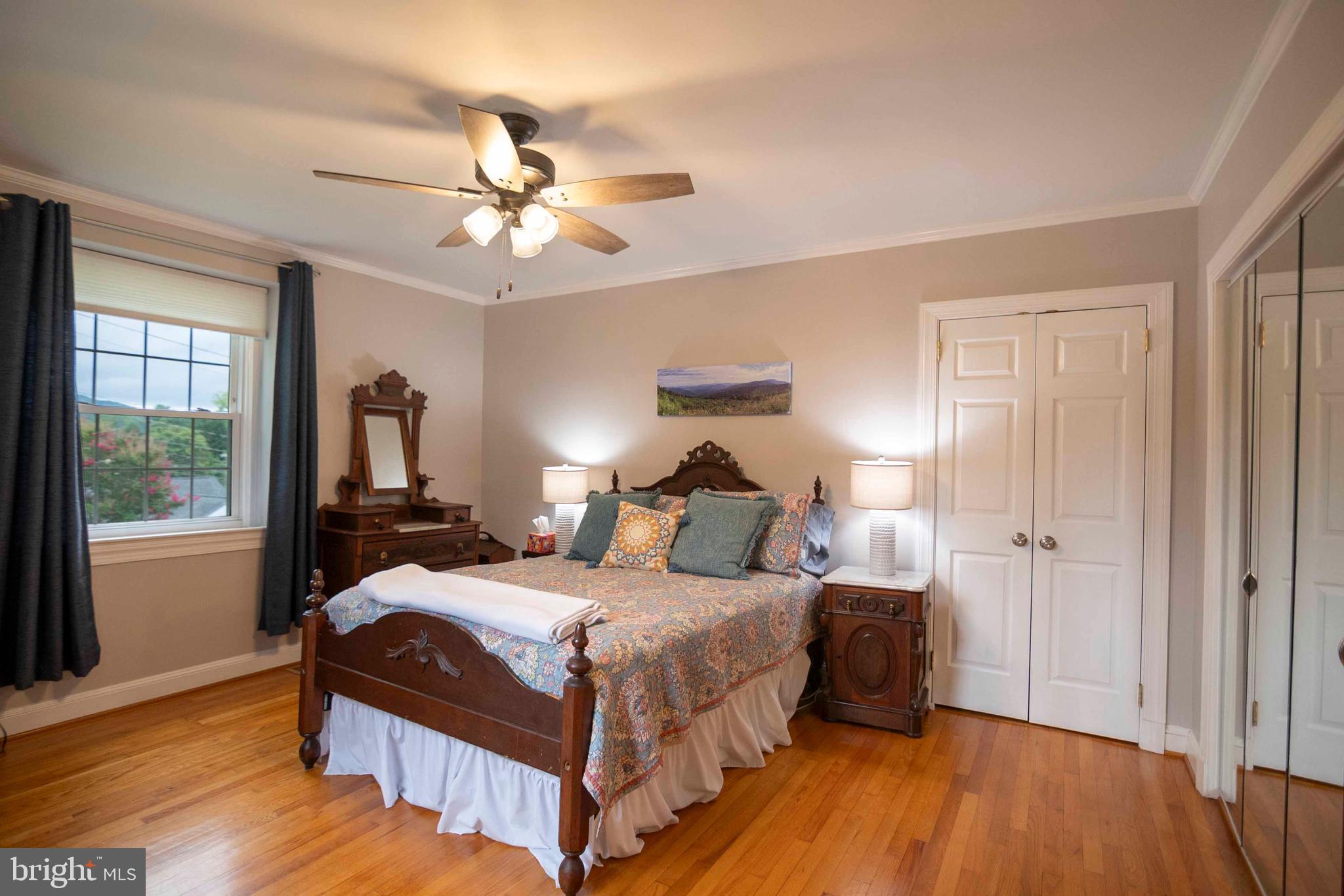 EDGEWOOD PARK - Residential