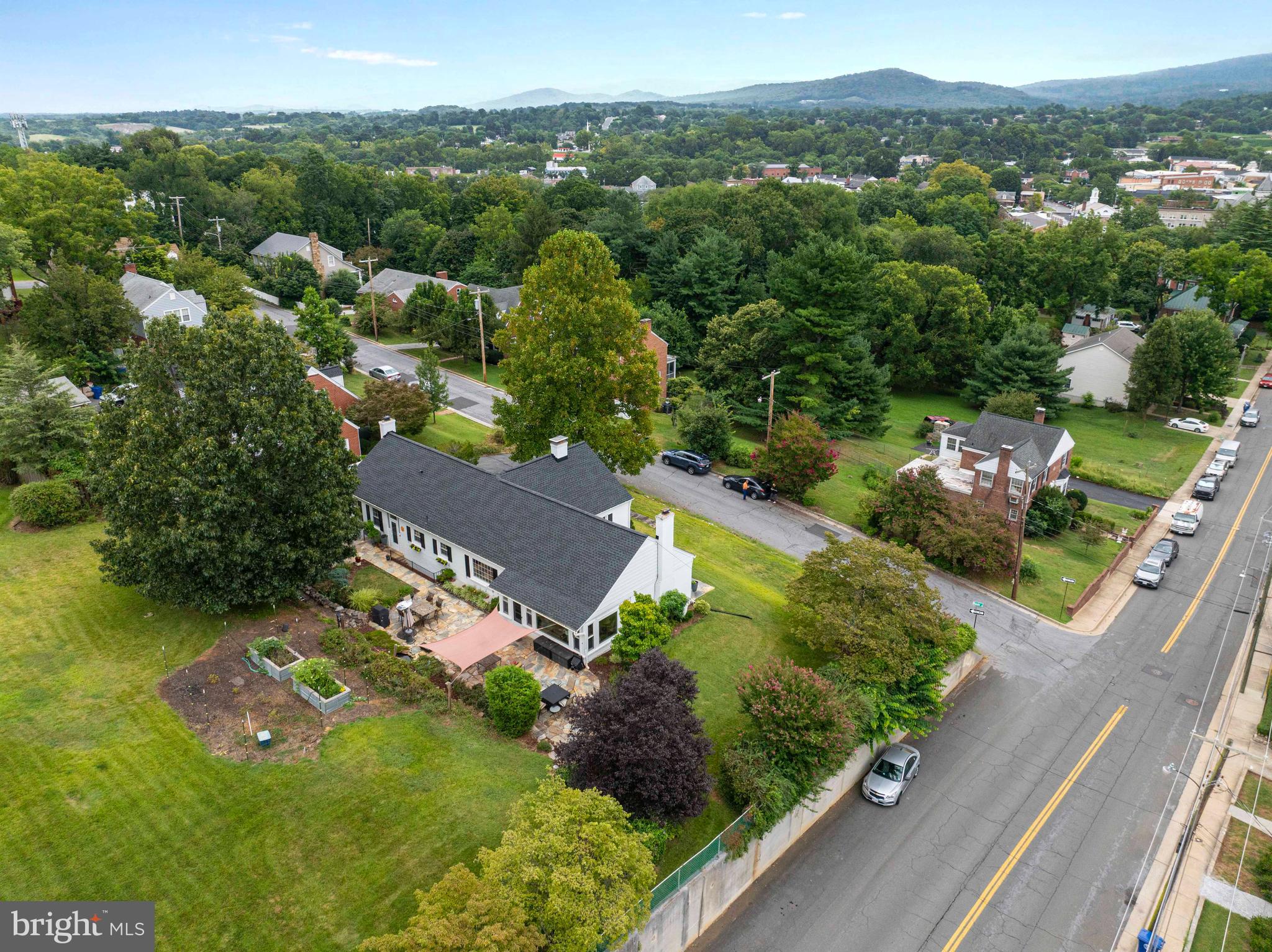 EDGEWOOD PARK - Residential