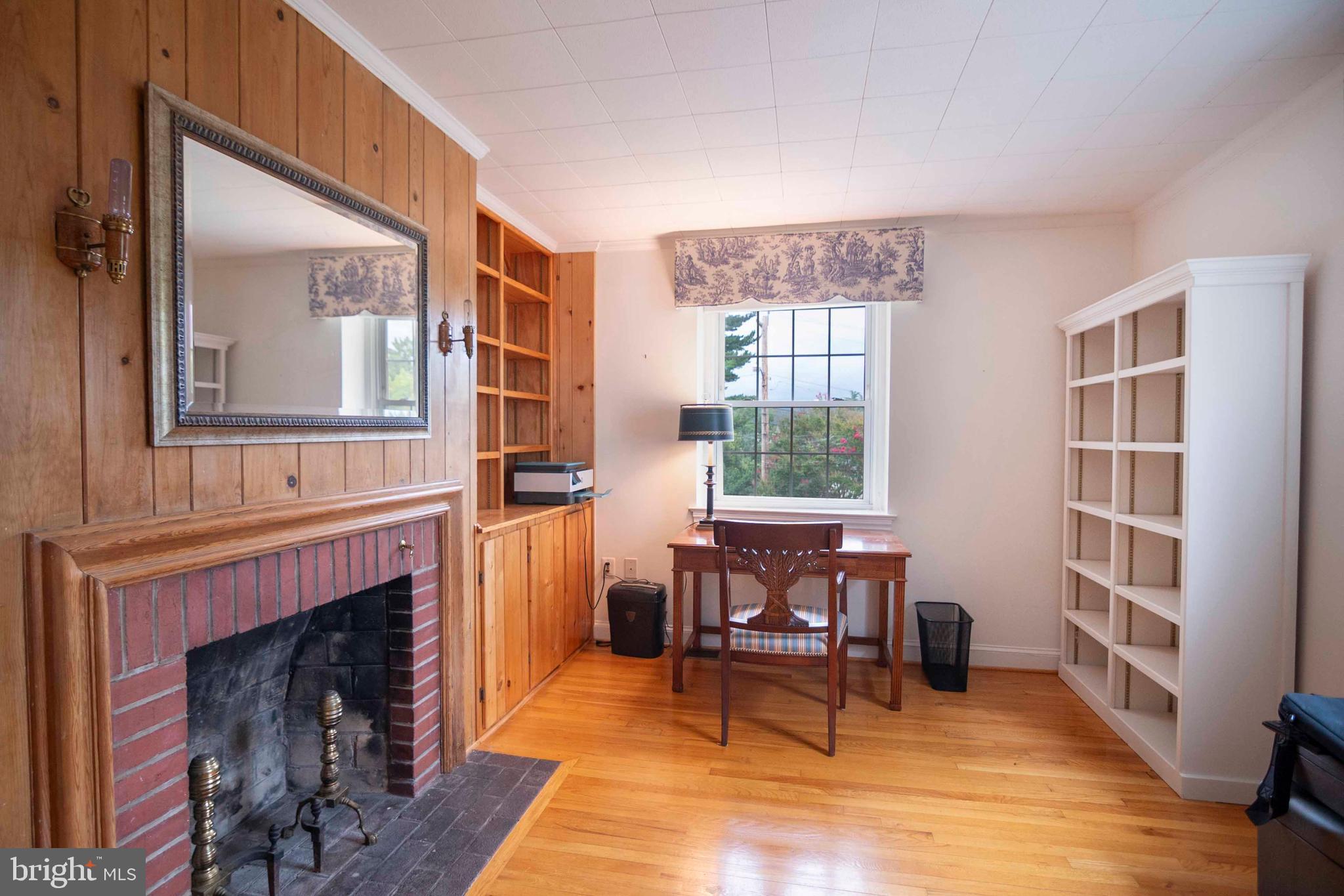 EDGEWOOD PARK - Residential