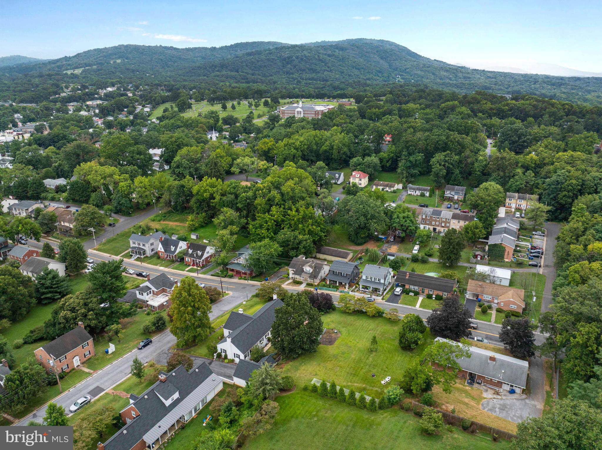 EDGEWOOD PARK - Residential