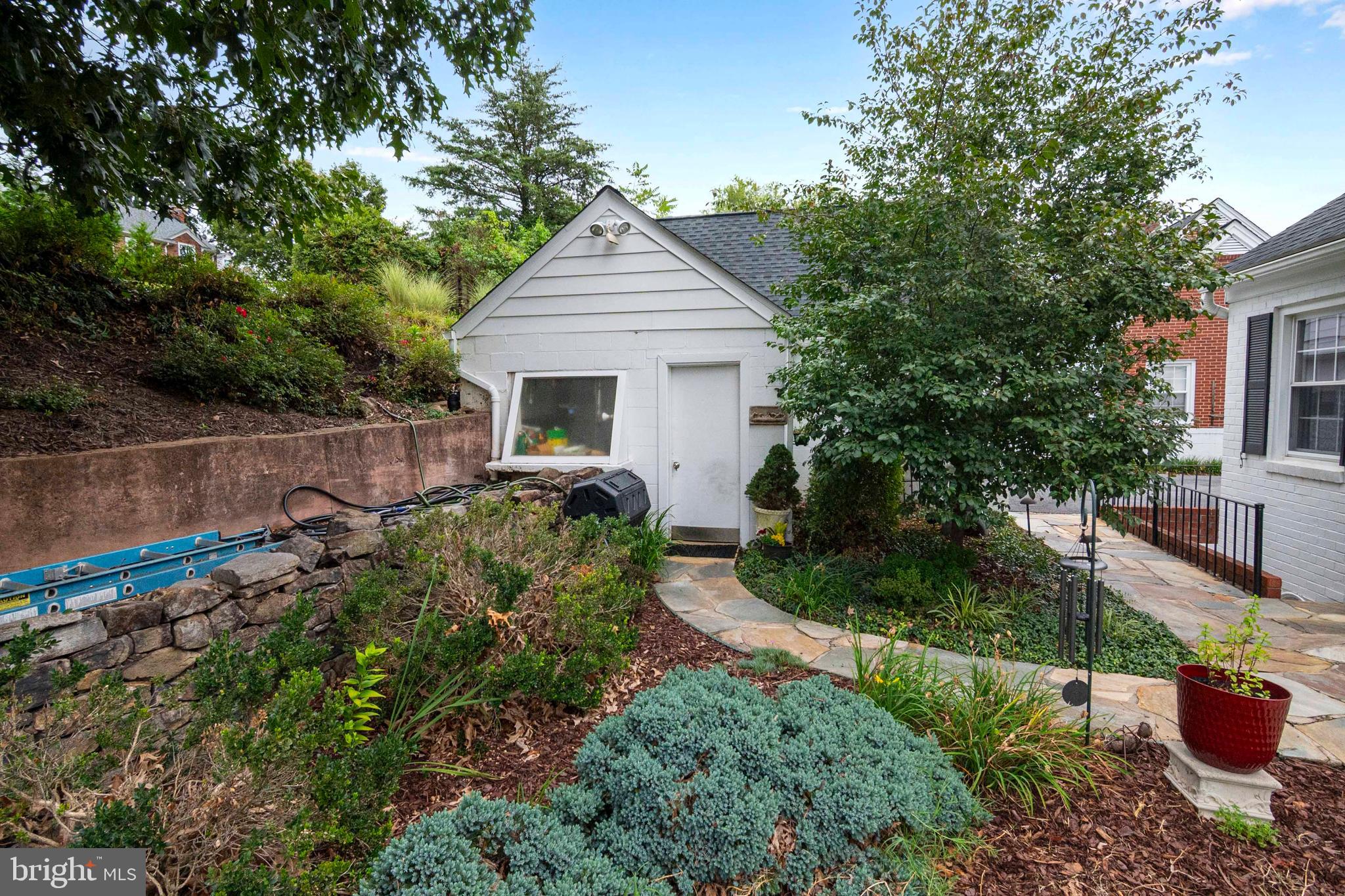 EDGEWOOD PARK - Residential