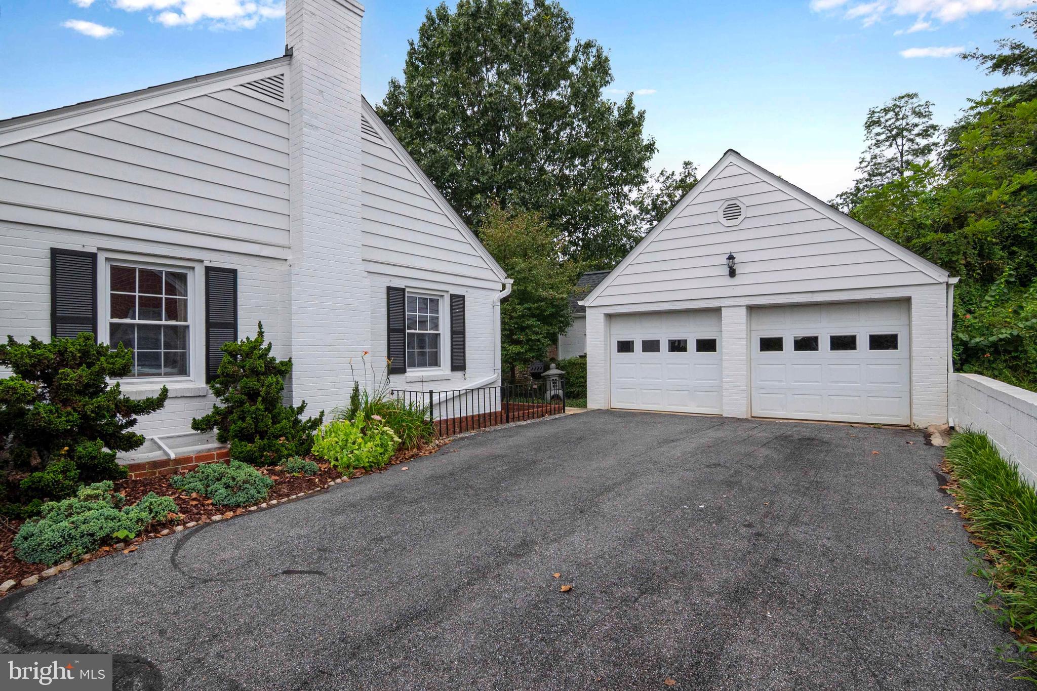 EDGEWOOD PARK - Residential