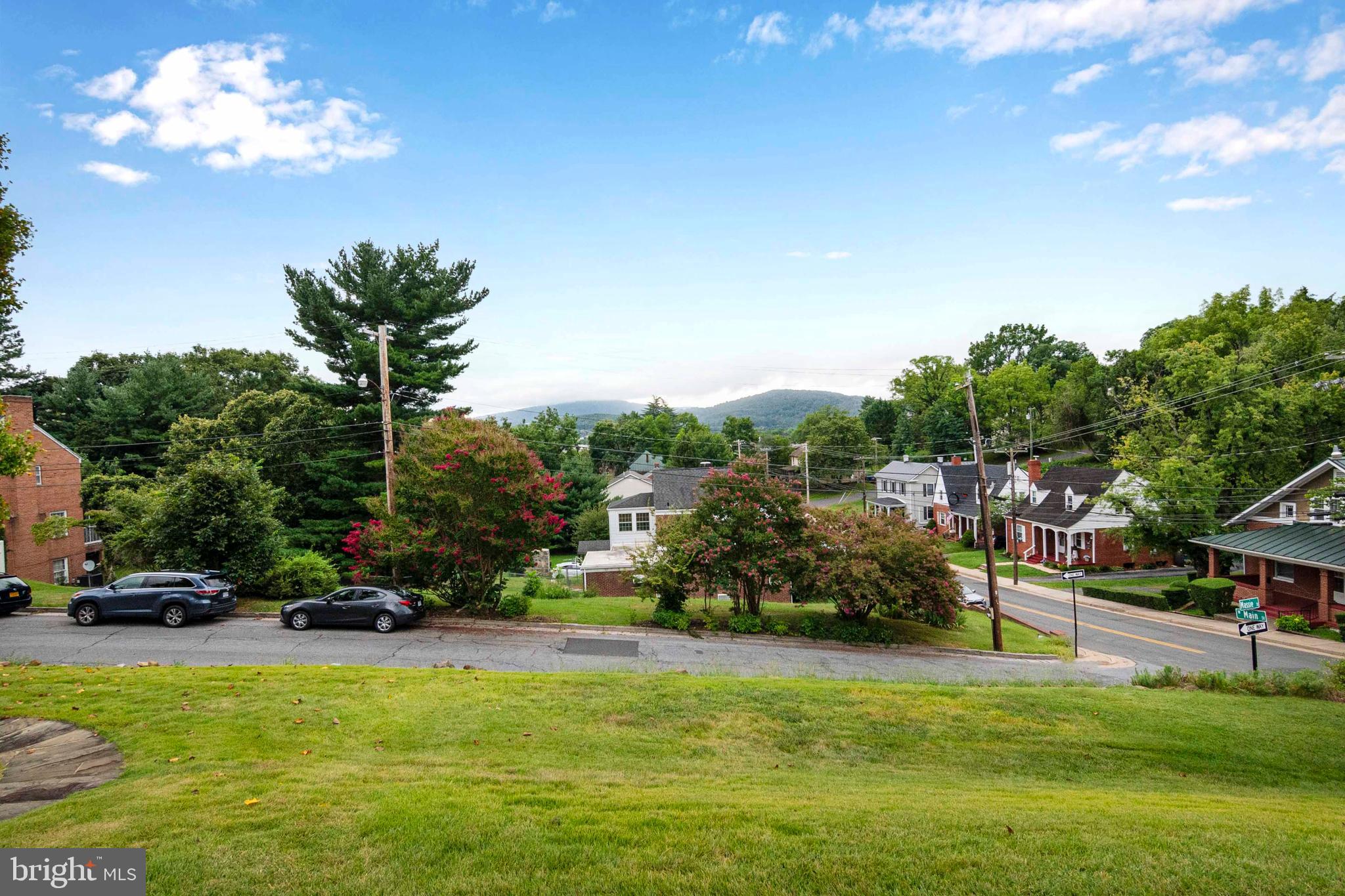 EDGEWOOD PARK - Residential