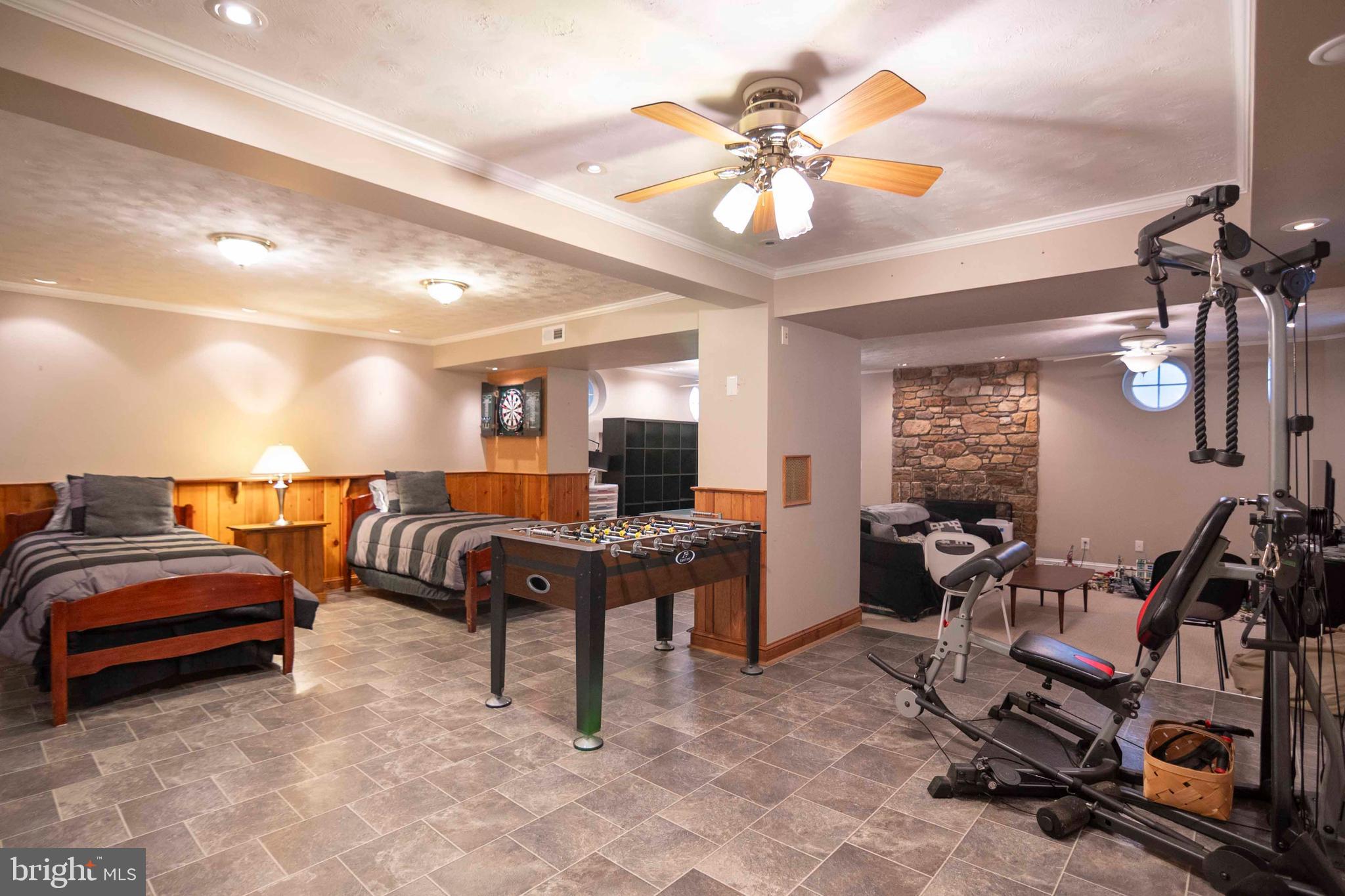 EDGEWOOD PARK - Residential