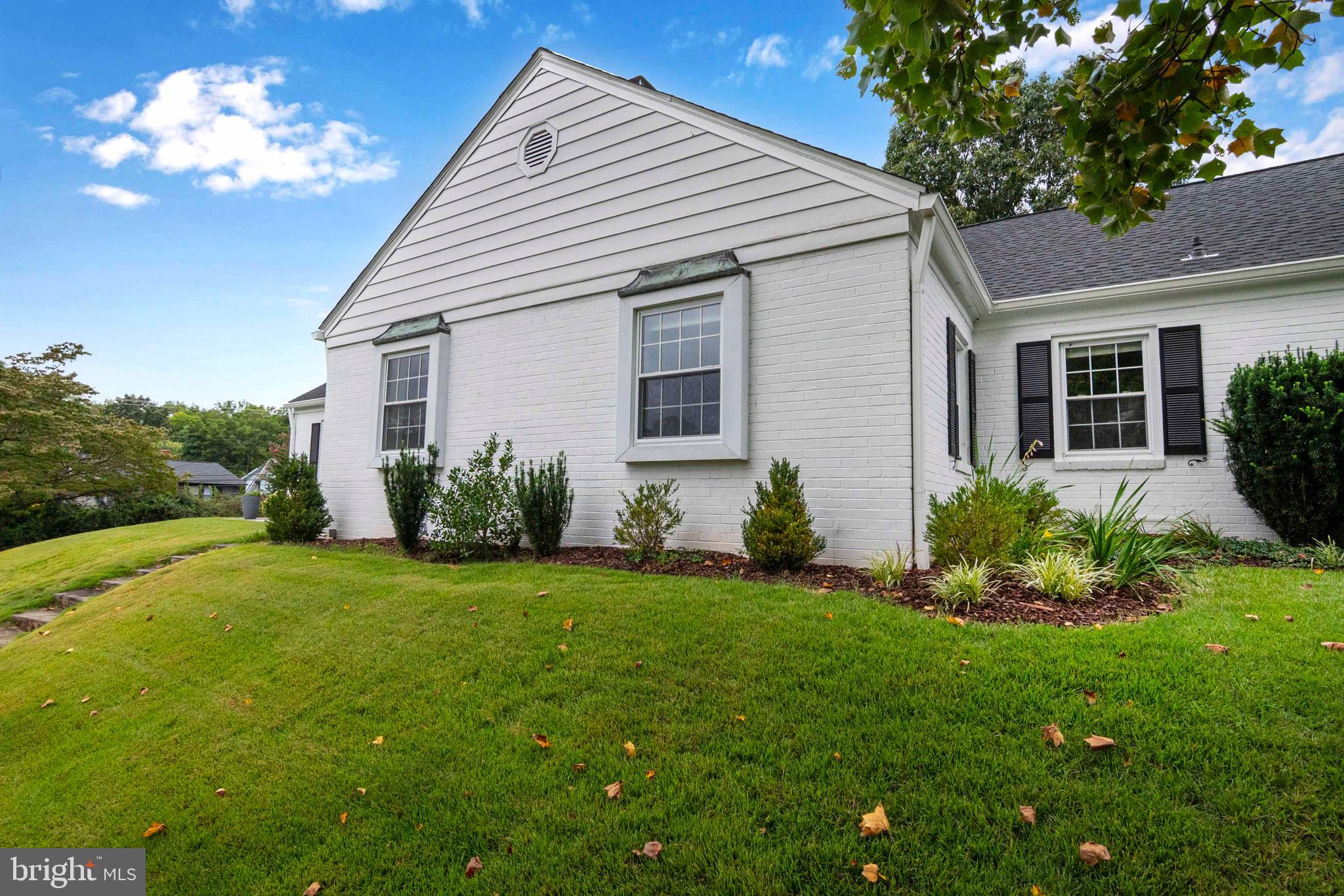 EDGEWOOD PARK - Residential