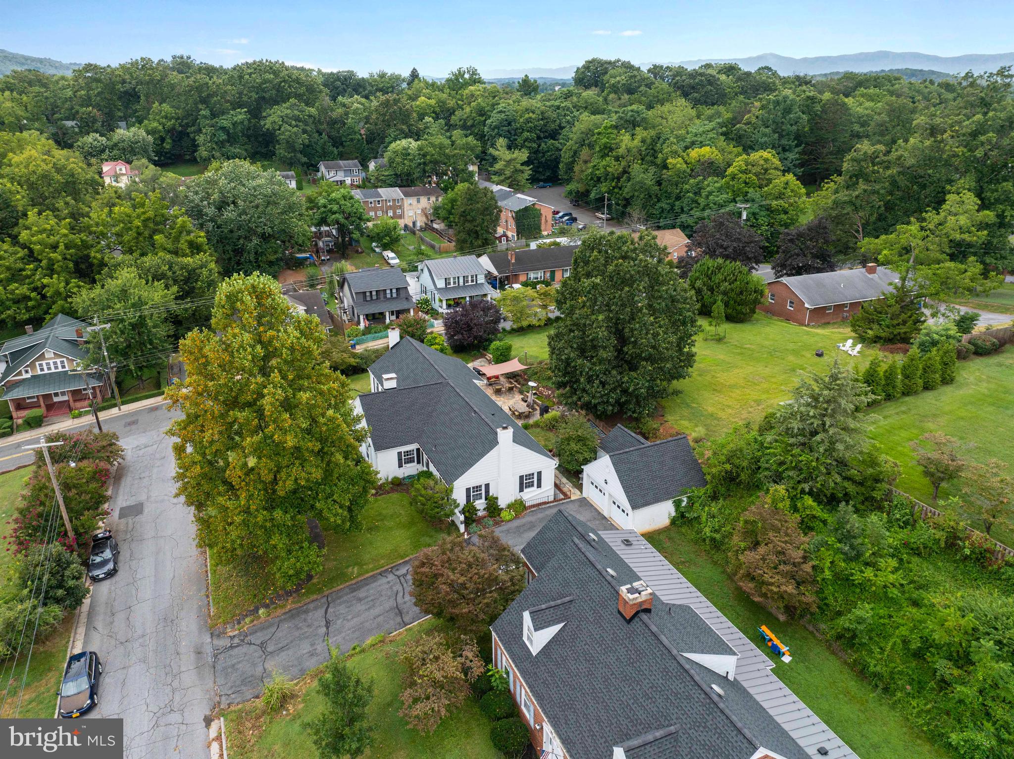 EDGEWOOD PARK - Residential