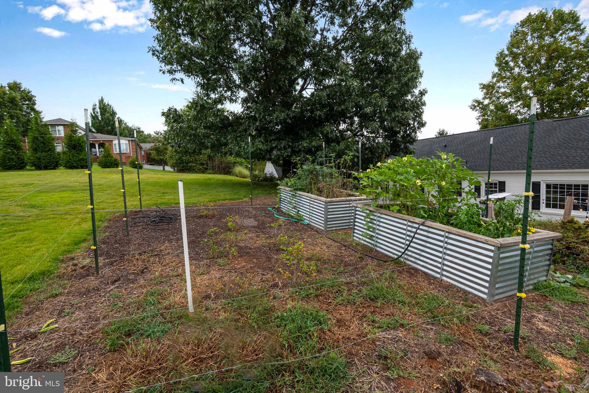 EDGEWOOD PARK - Residential