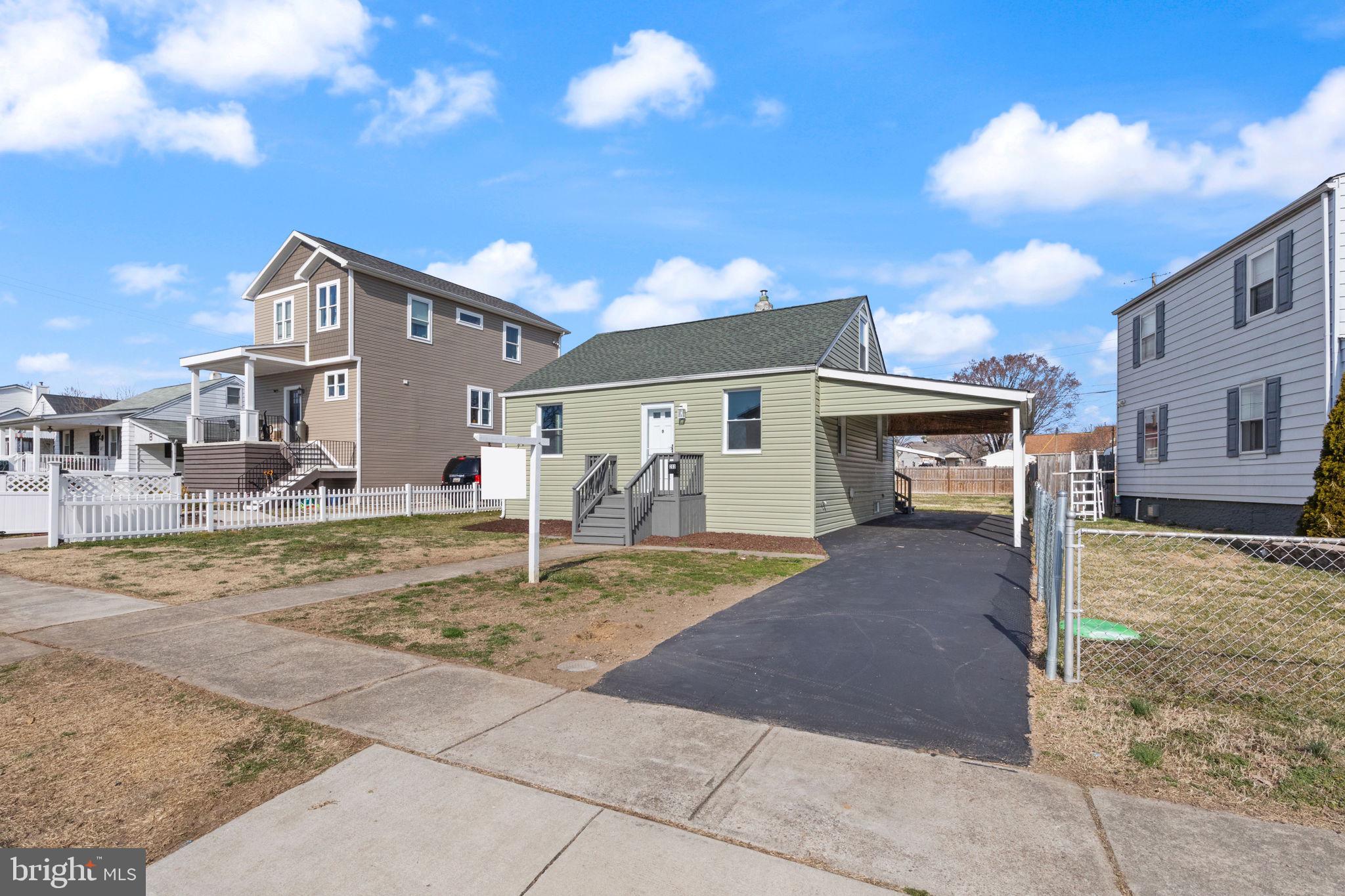 GRAY MANOR - Residential