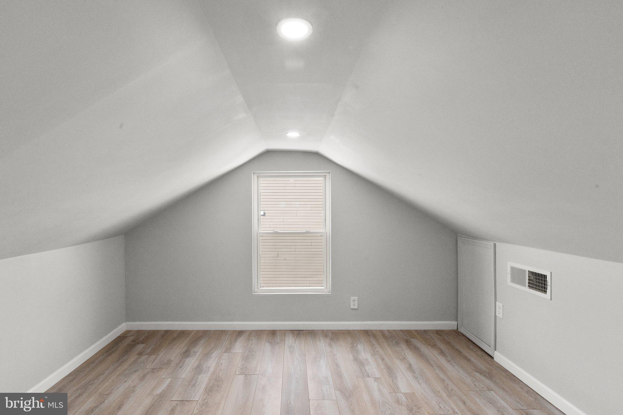 GRAY MANOR - Residential