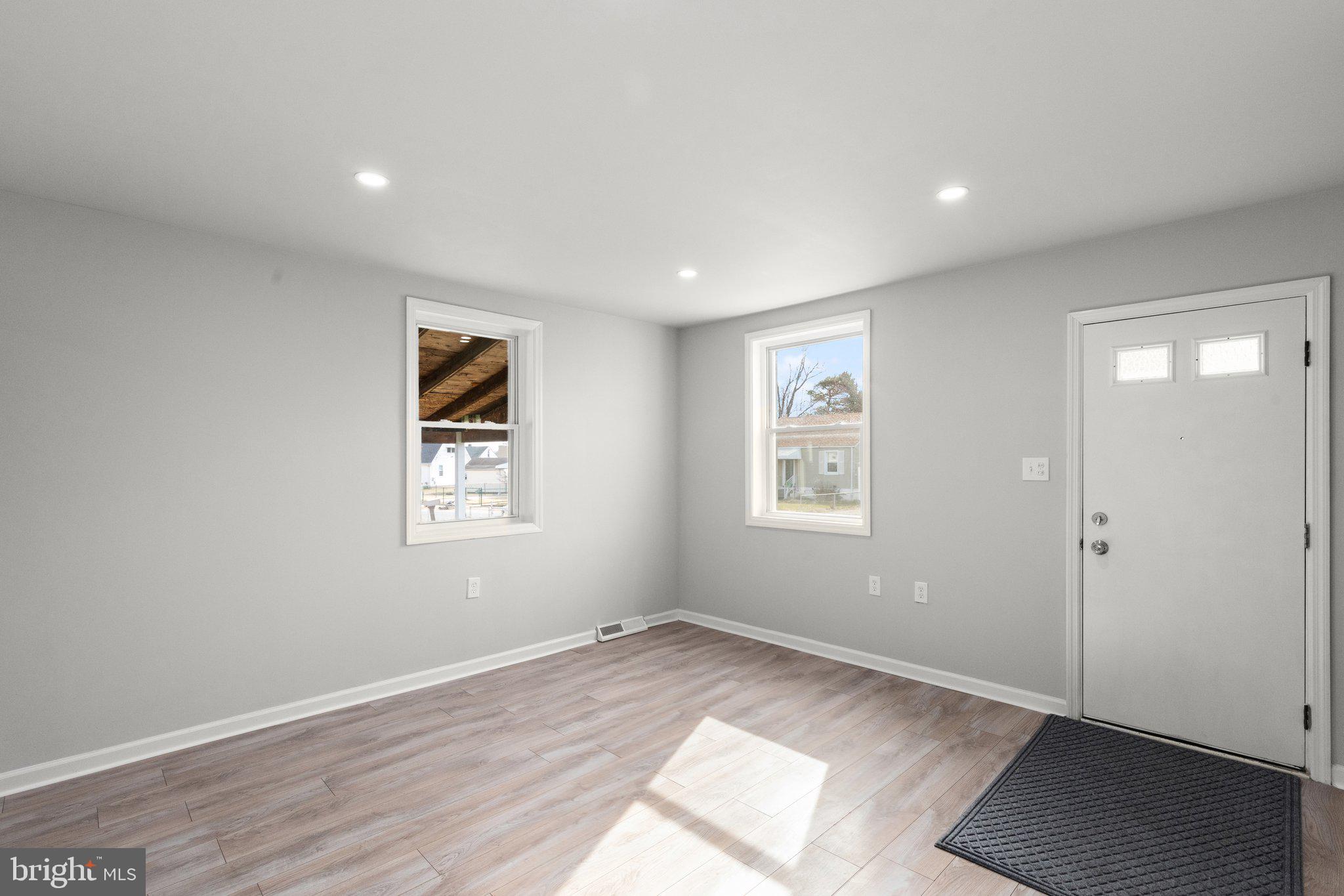 GRAY MANOR - Residential